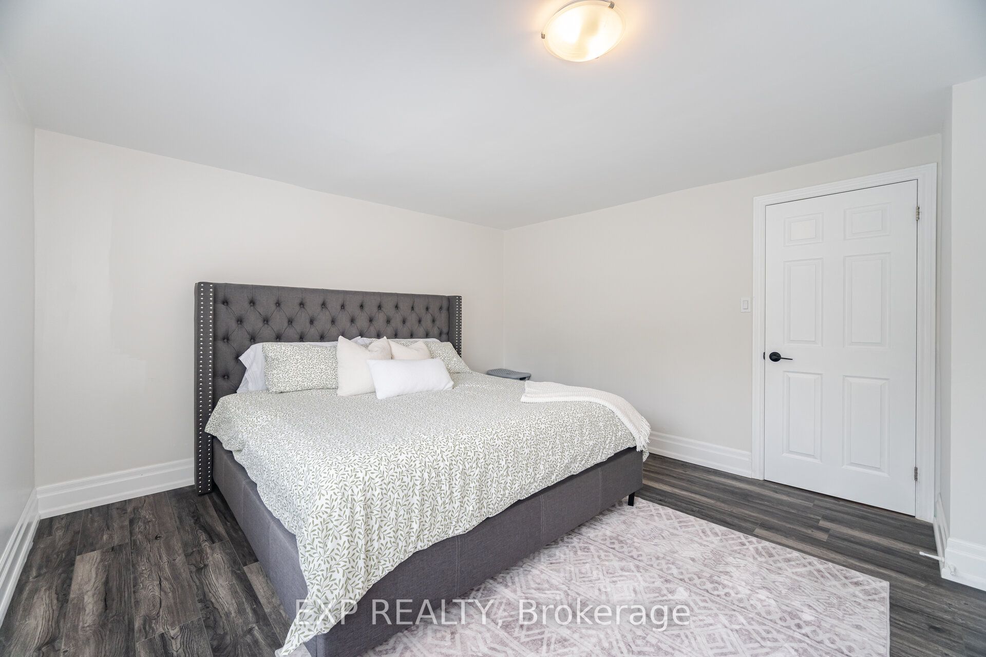 384 Daralea Heights