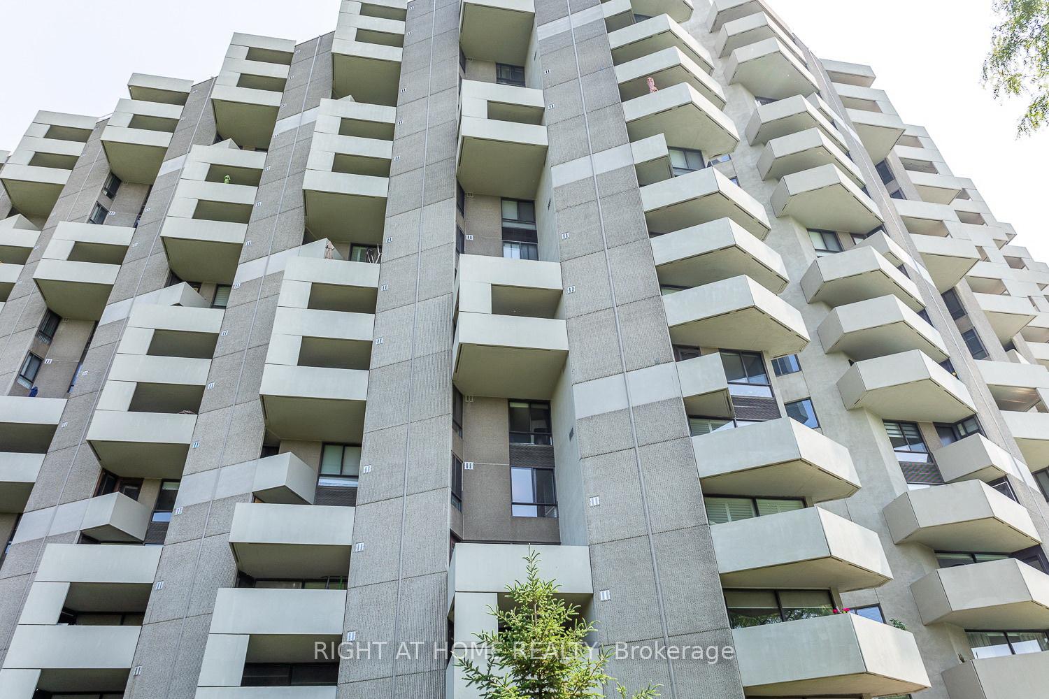 2 Bedrooms Condo at 296 Mill, Toronto For sale