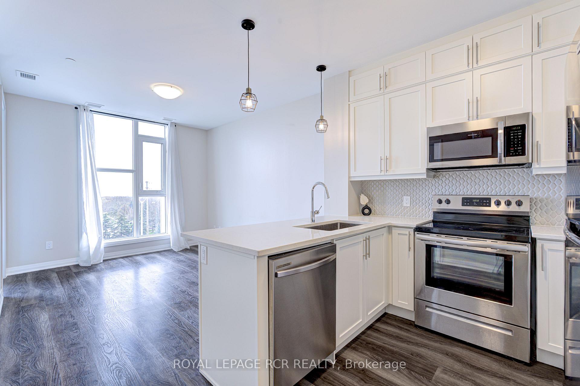 1 Bedroom Condo at 95 Dundas, Oakville For sale