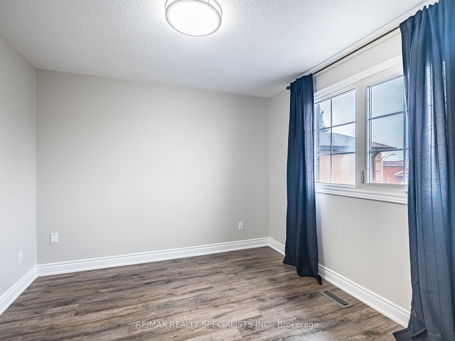 5 Brookview Road