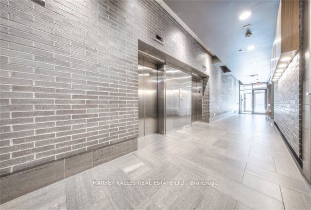319 Carlaw Avenue, #512