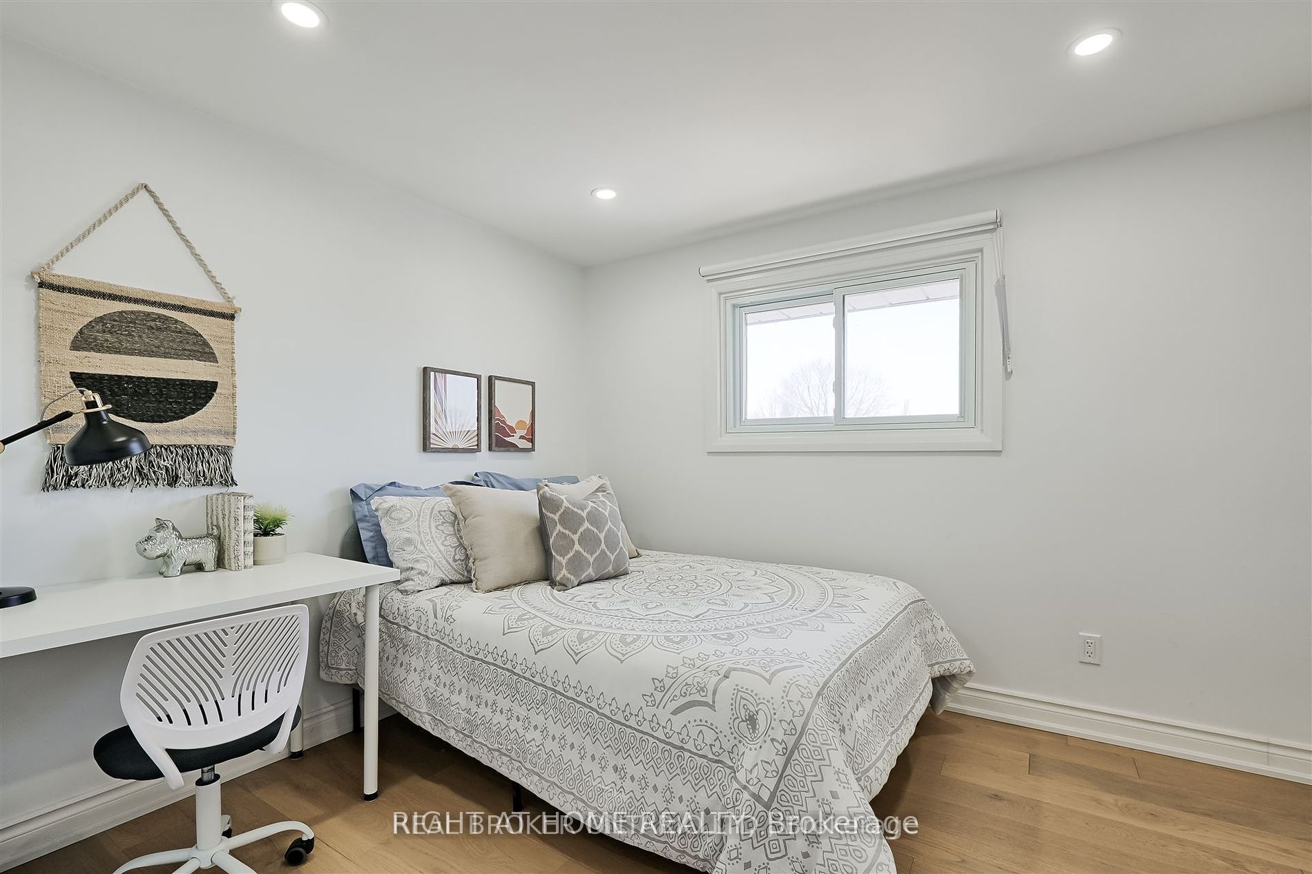 UPPER-778 Ashley Court