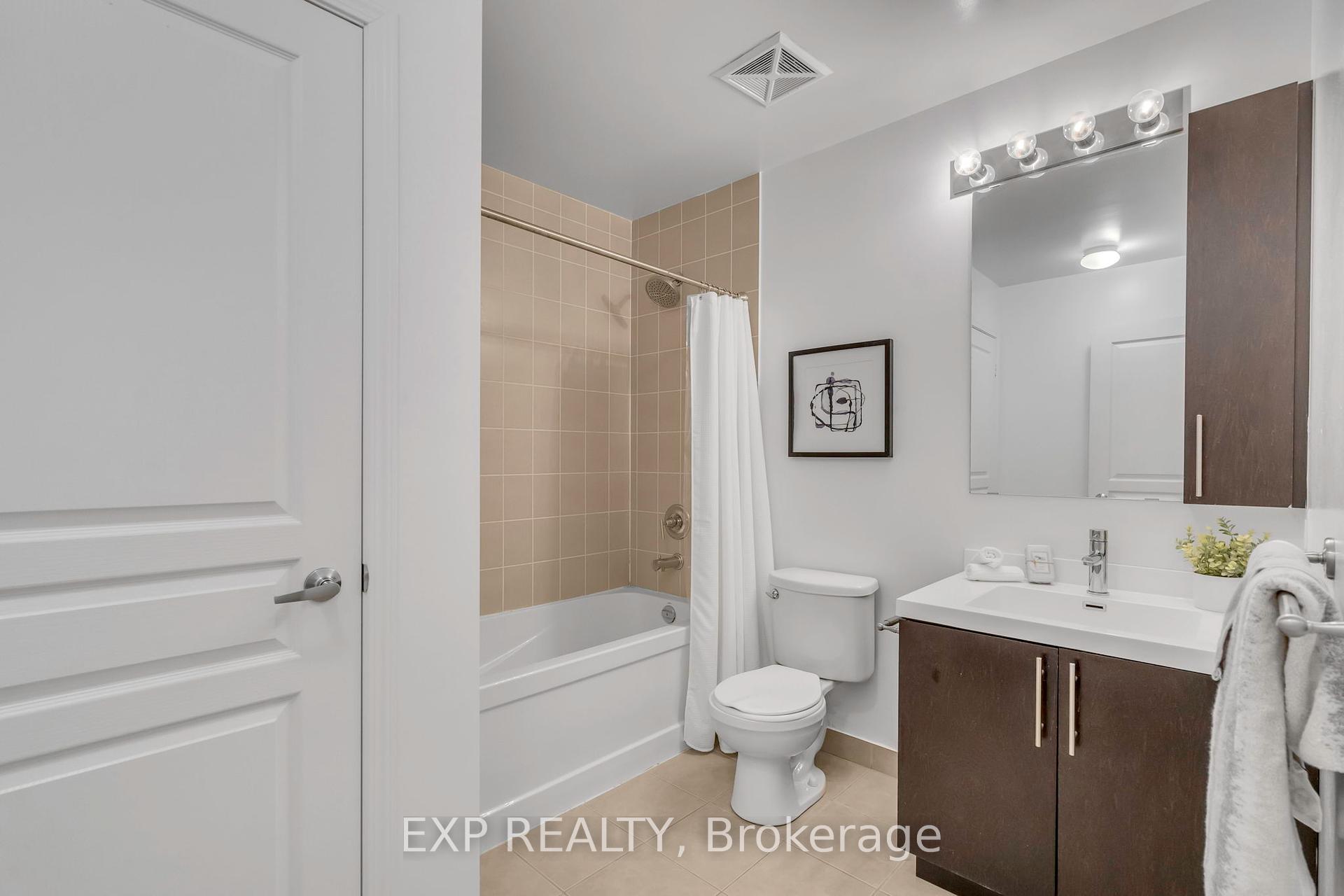 1 Bedroom Condo at 352 Front, Toronto For sale