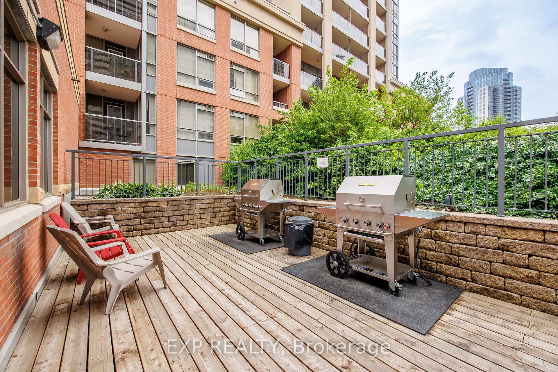 1 Bedroom Condo at 4090 Living Arts, Mississauga For sale