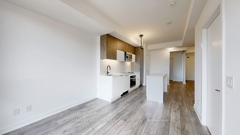 8888 Yonge Street 215