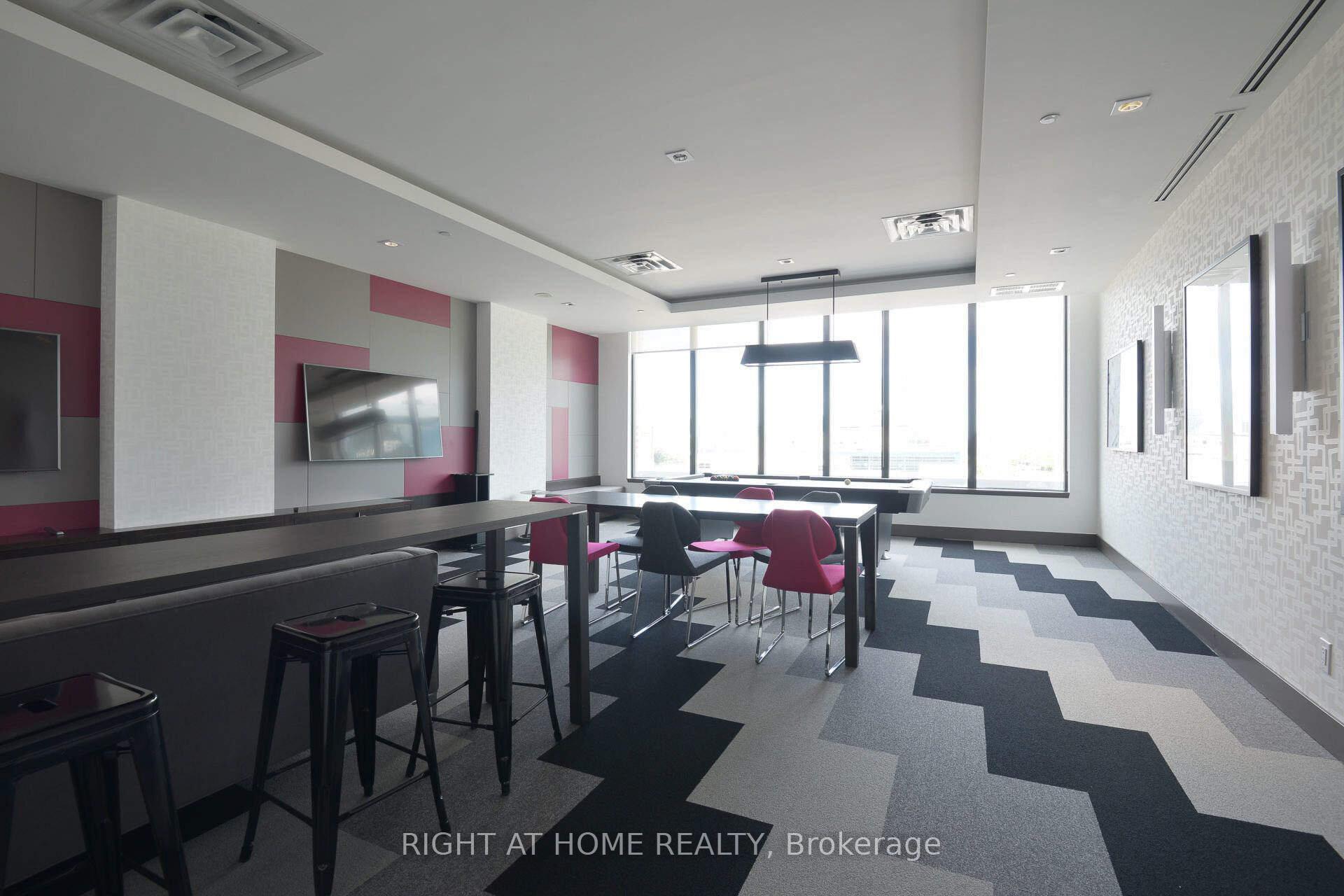 2 Bedrooms Condo at 4011 Brickstone, Mississauga For sale