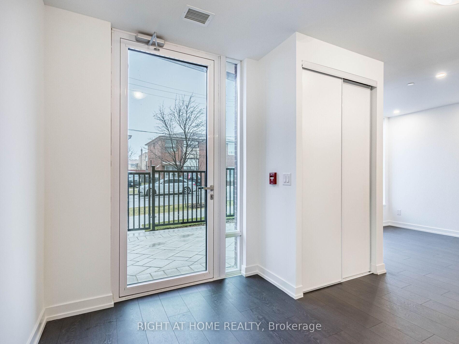 2 Bedrooms Condo at 5 maryport, Toronto For sale