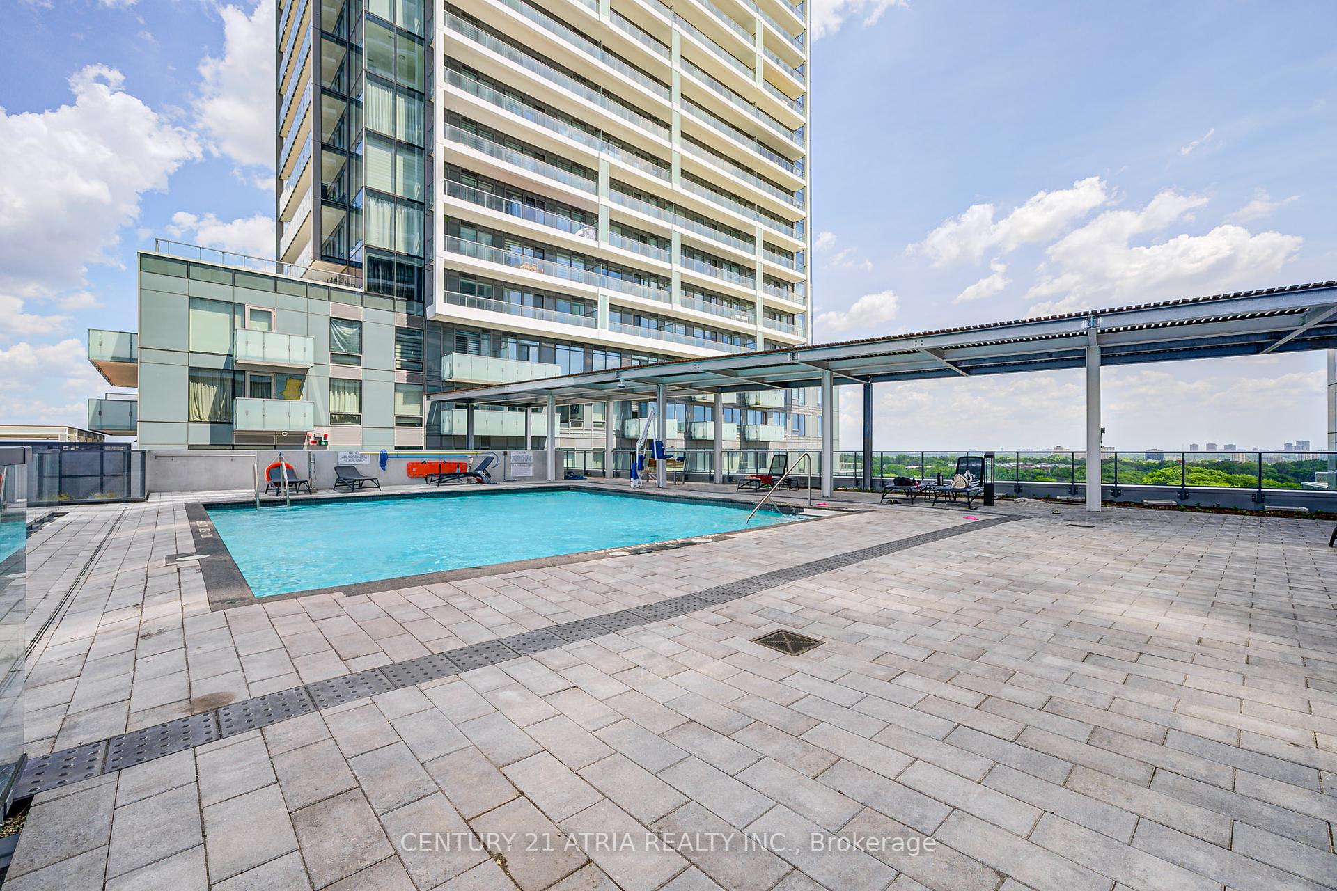 3 Bedrooms Condo at 7 Golden Lion, Toronto For sale