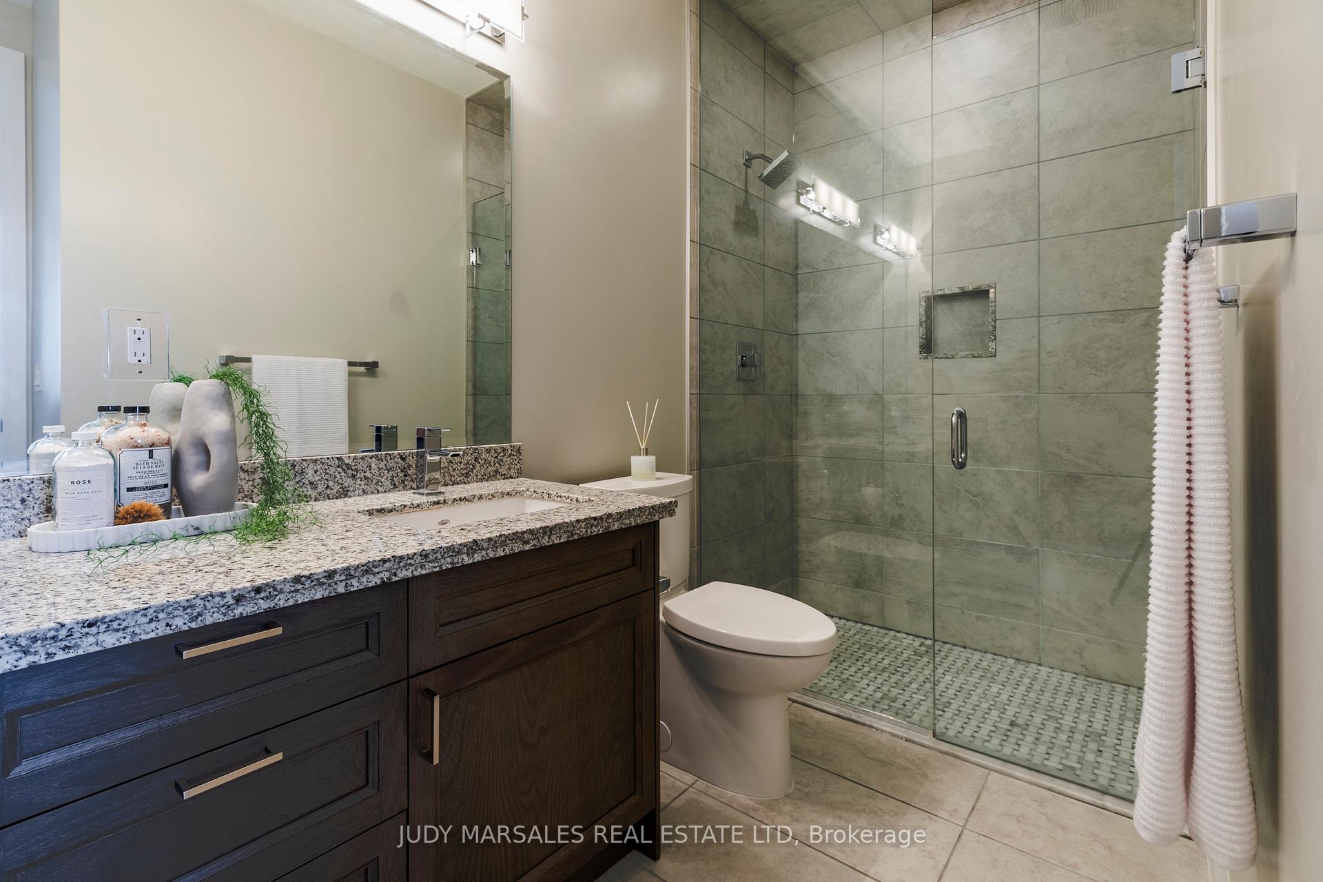 2 Bedrooms Condo at 101 Locke,  Hamilton For sale