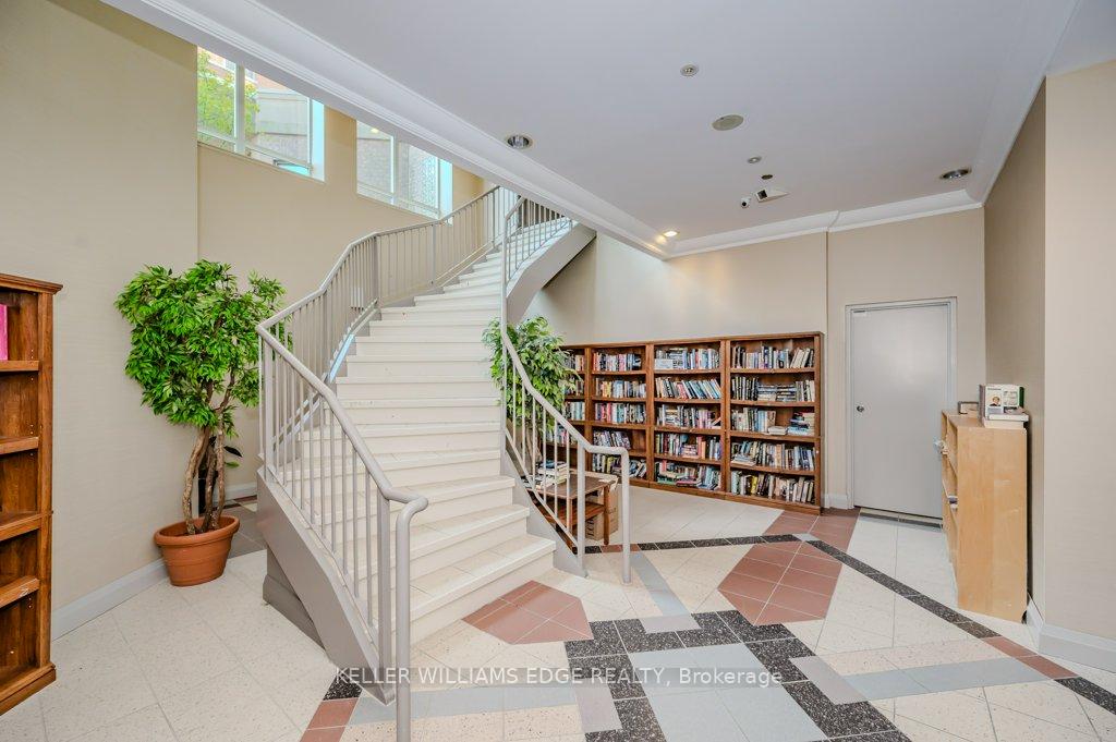 2 Bedrooms Condo at 1150 Parkwest, Mississauga For sale