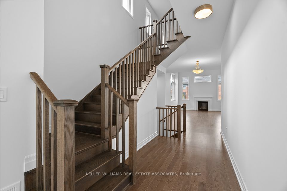 3142 Duggan Trail, Oakville, ON L6H 7X1