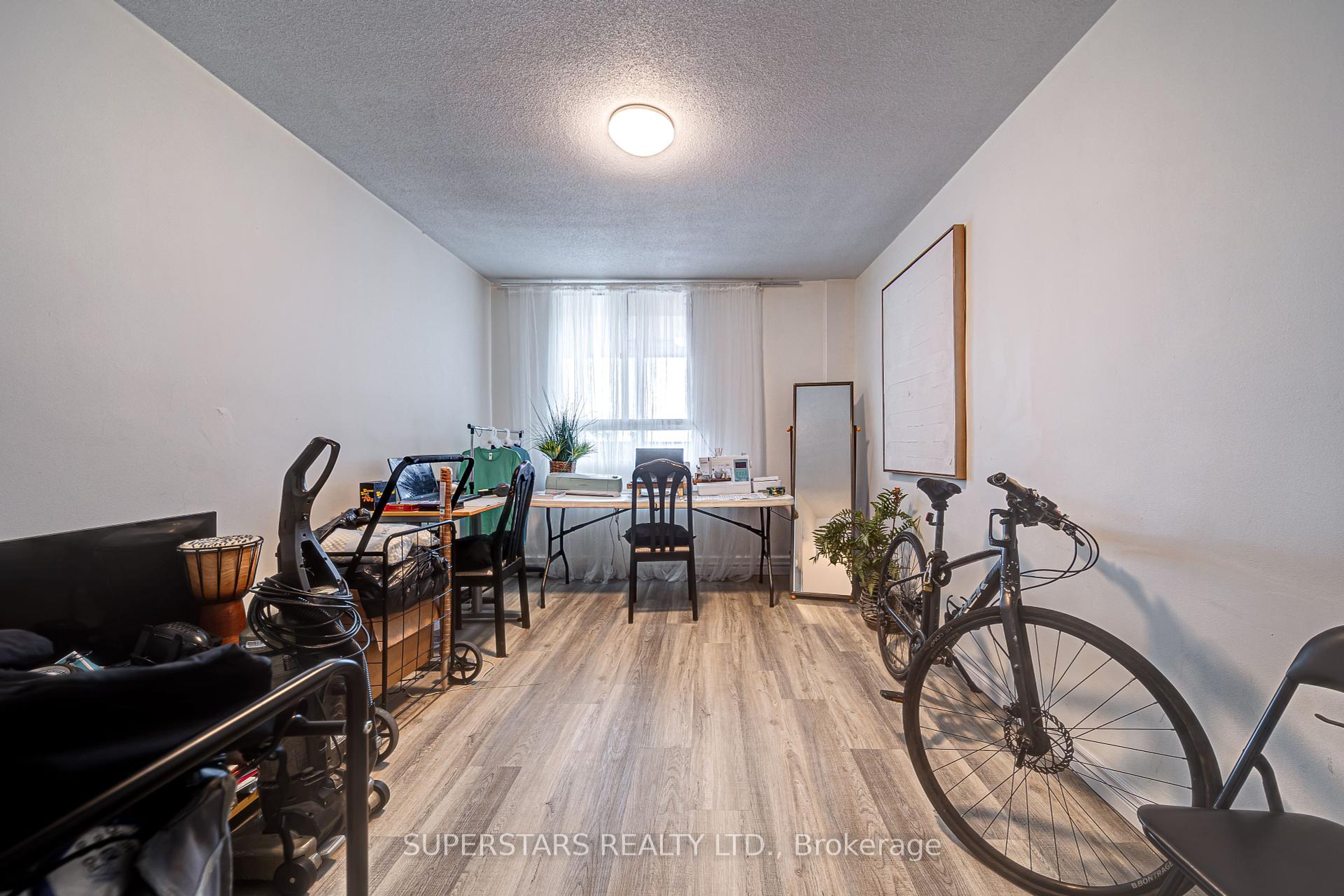 2 Bedrooms Condo at 3 Massey, Toronto For sale