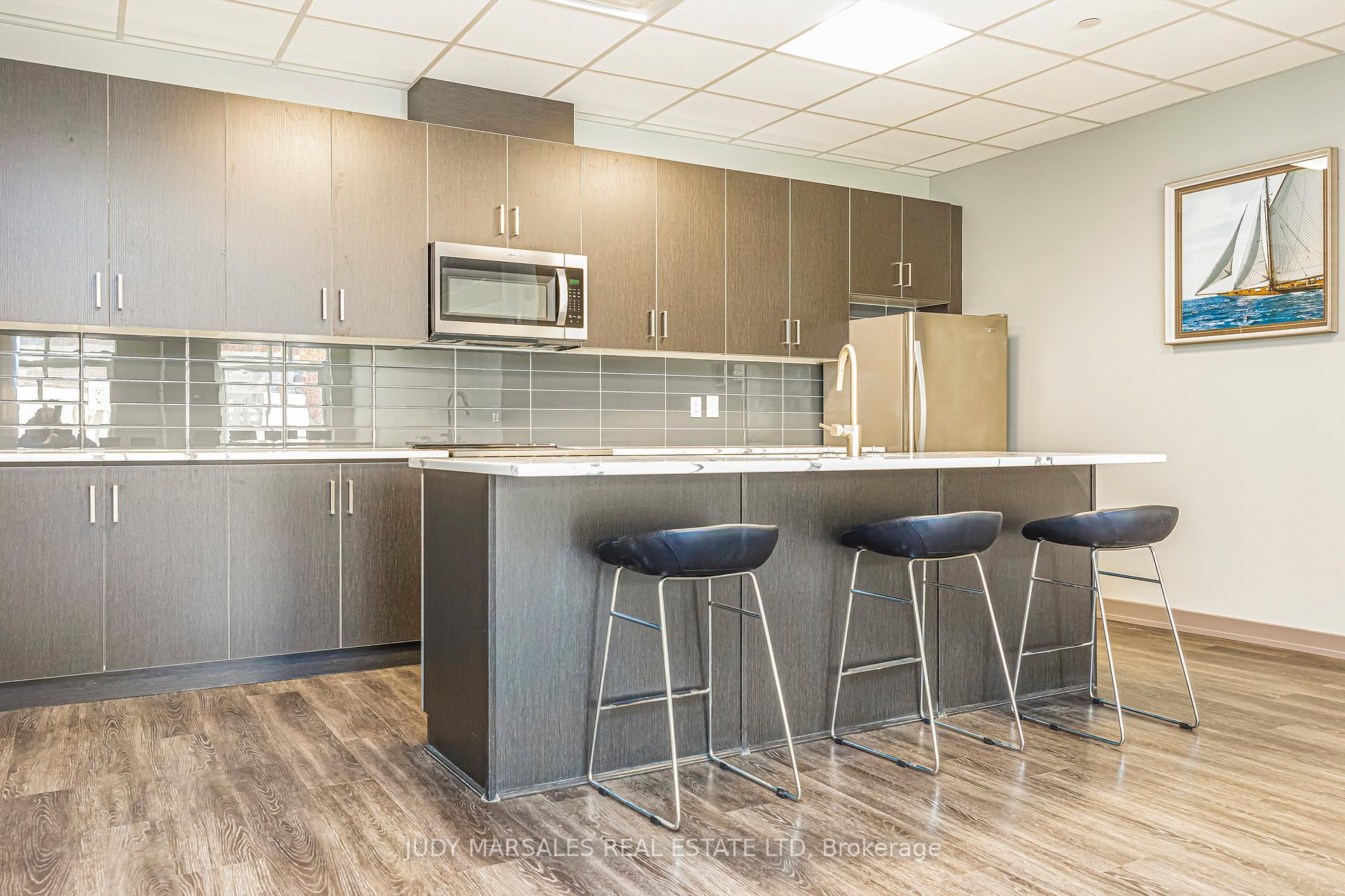 1 Bedroom Condo at 85 Robinson, Hamilton For sale