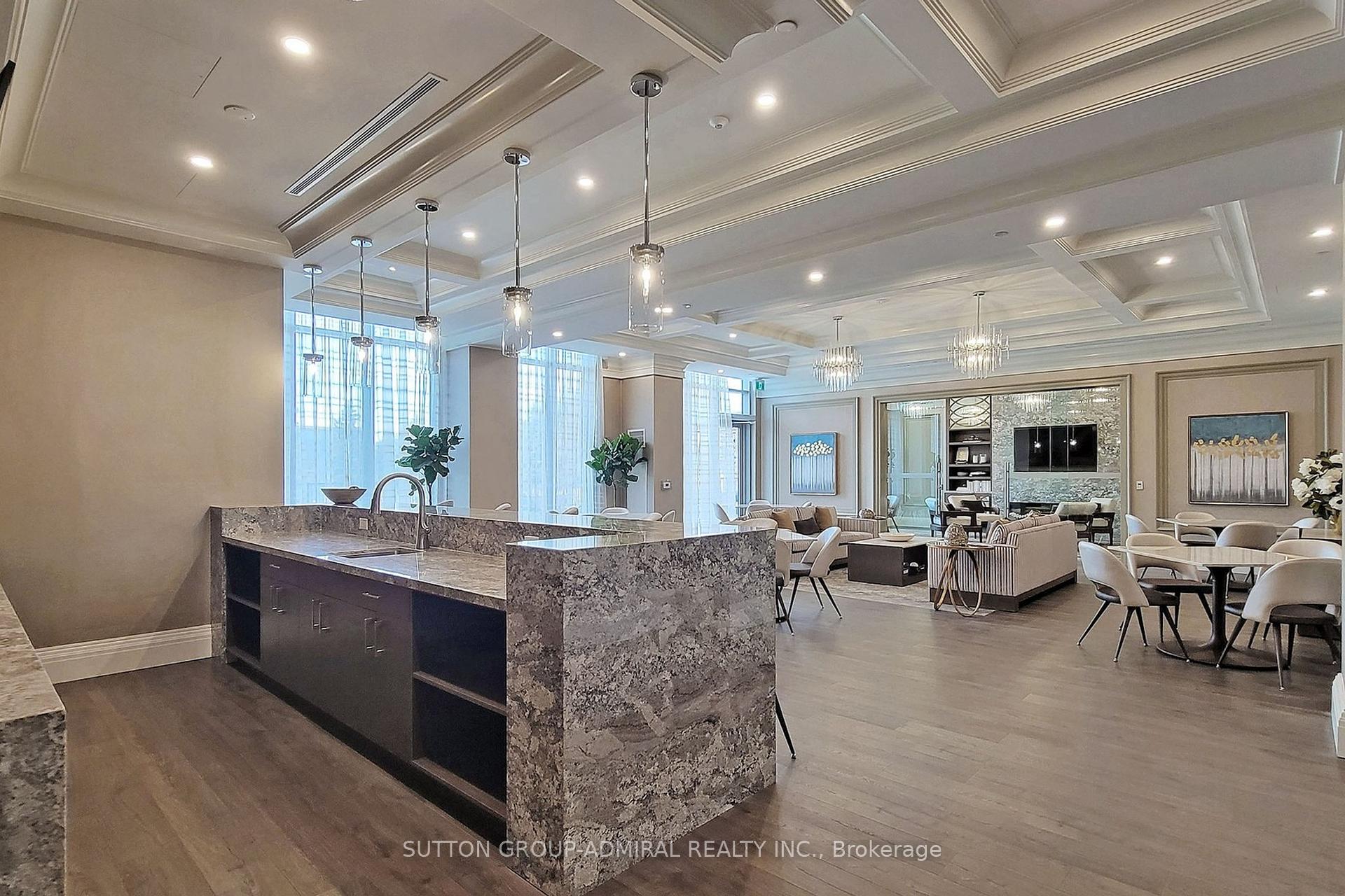 2 Bedrooms Condo at 10 Gatineau, Vaughan For sale