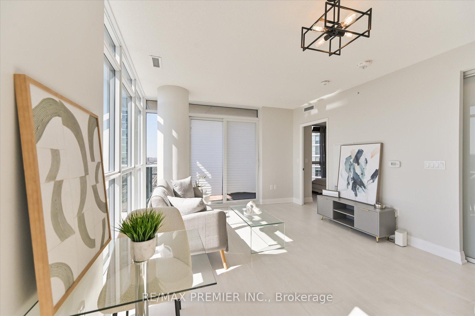 2 Bedrooms Condo at 30 Gibbs,  Toronto For sale