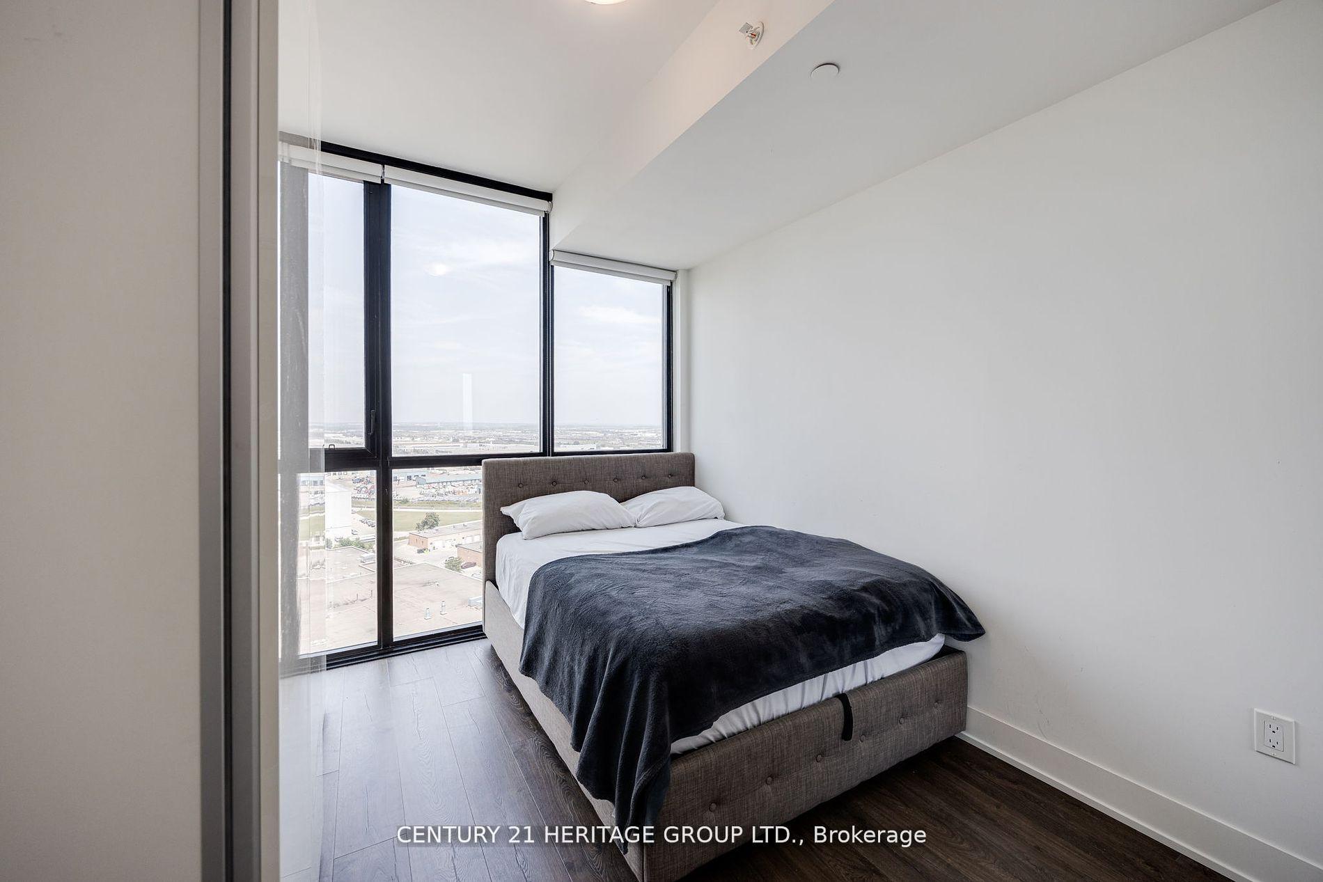 2 Bedrooms Condo at 2916 Highway 7, Vaughan For sale