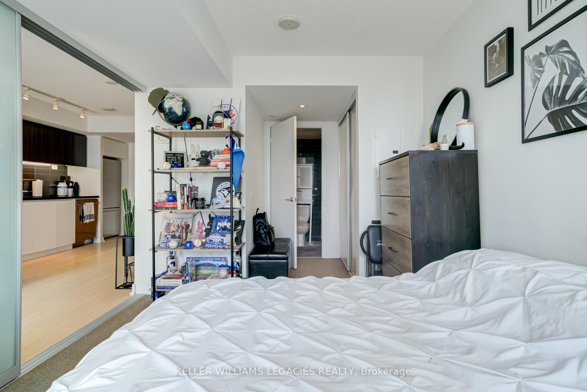 1 Bedroom Condo at 75 Queen’s Wharf,  Toronto For sale