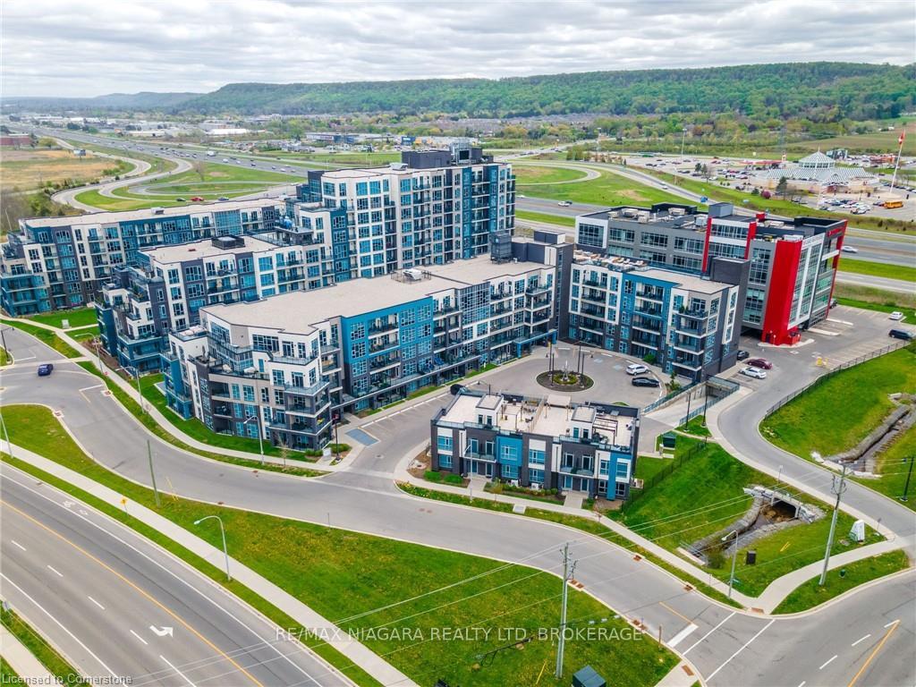 #106 - 10 Concord Place, Grimsby, ON L3M 0G6 #106