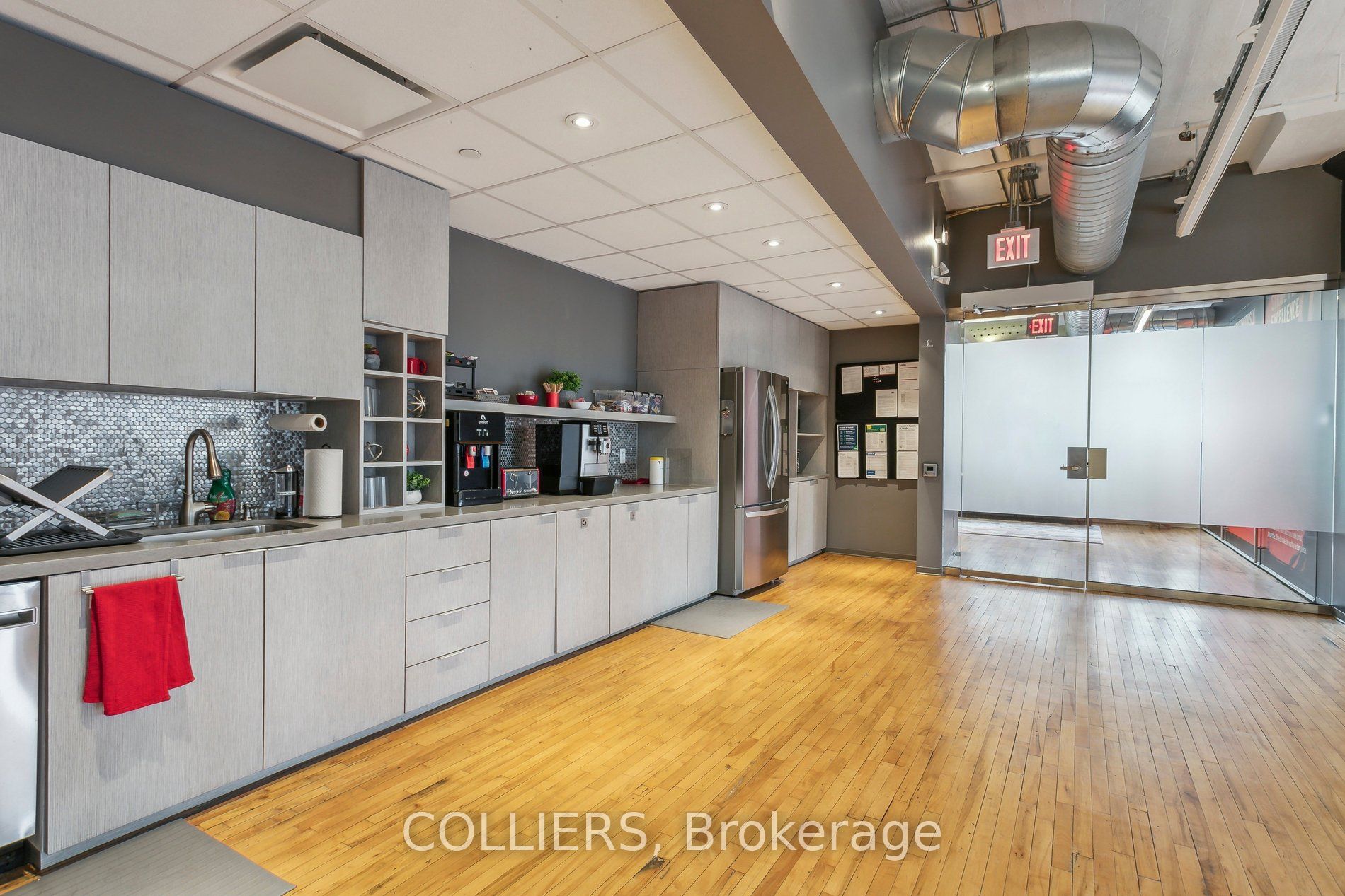 110 Spadina Avenue, #900