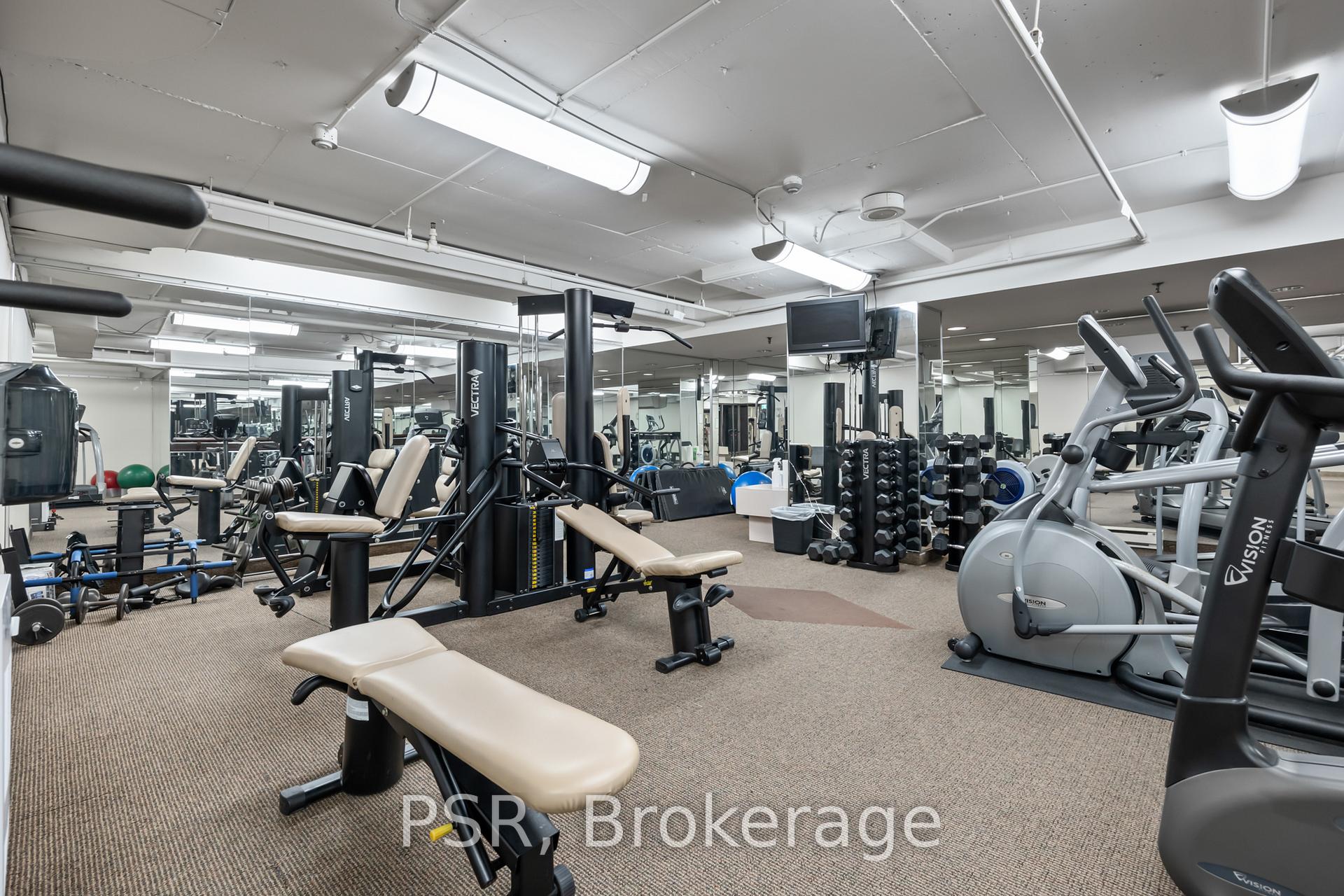 2 Bedrooms Condo at 95 Lombard, Toronto For sale
