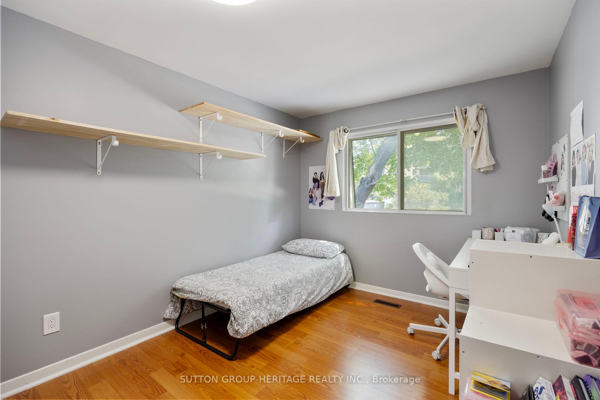 4 Bedrooms Condo at 40 Dundalk, Toronto For sale