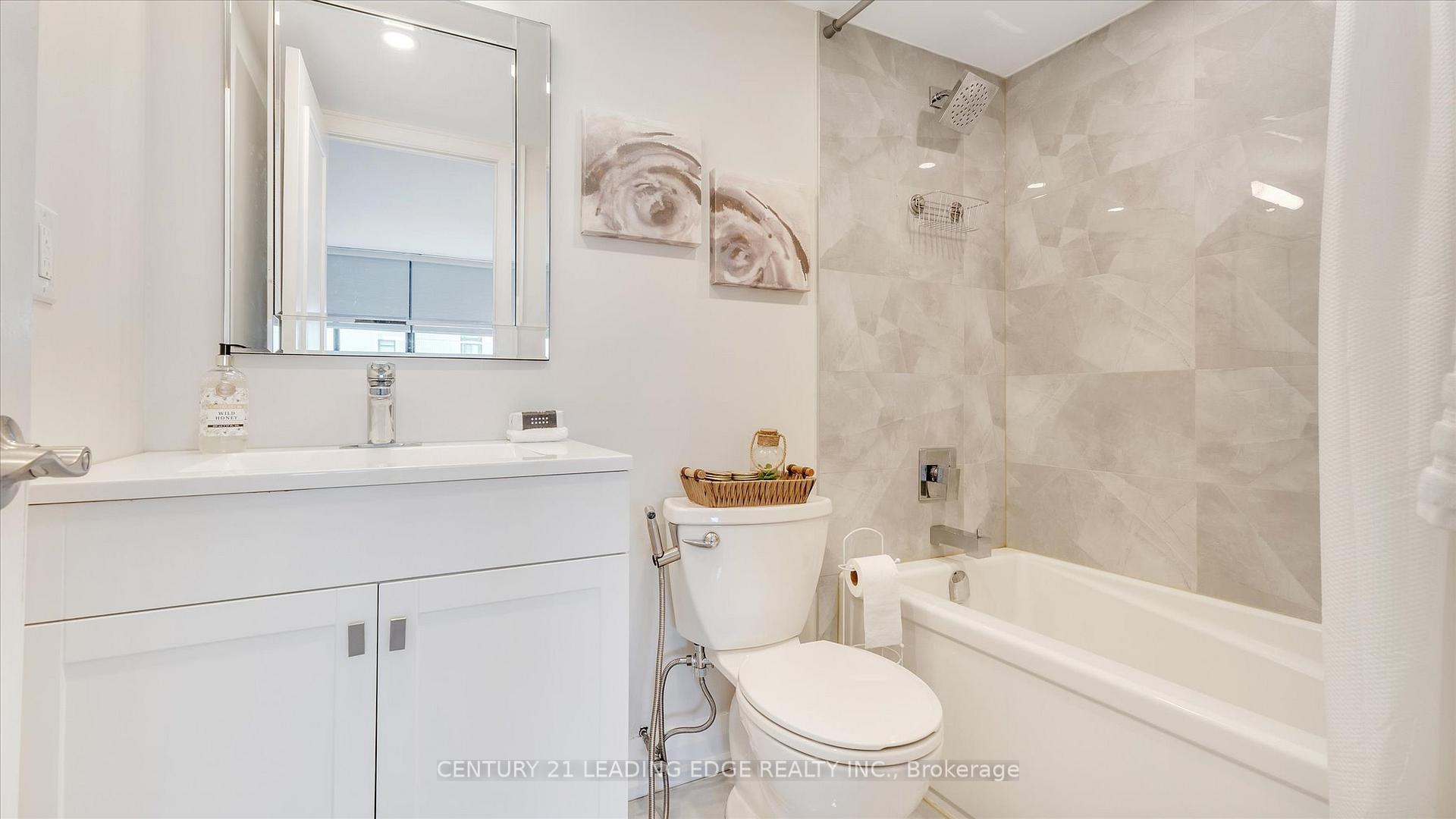 2 Bedrooms Condo at 80 Antibes, Toronto For sale