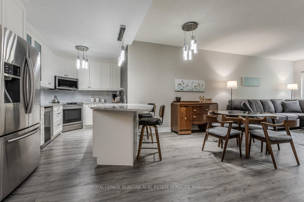 2 Bedrooms Condo at 2075 Amherst Heights, Burlington For sale