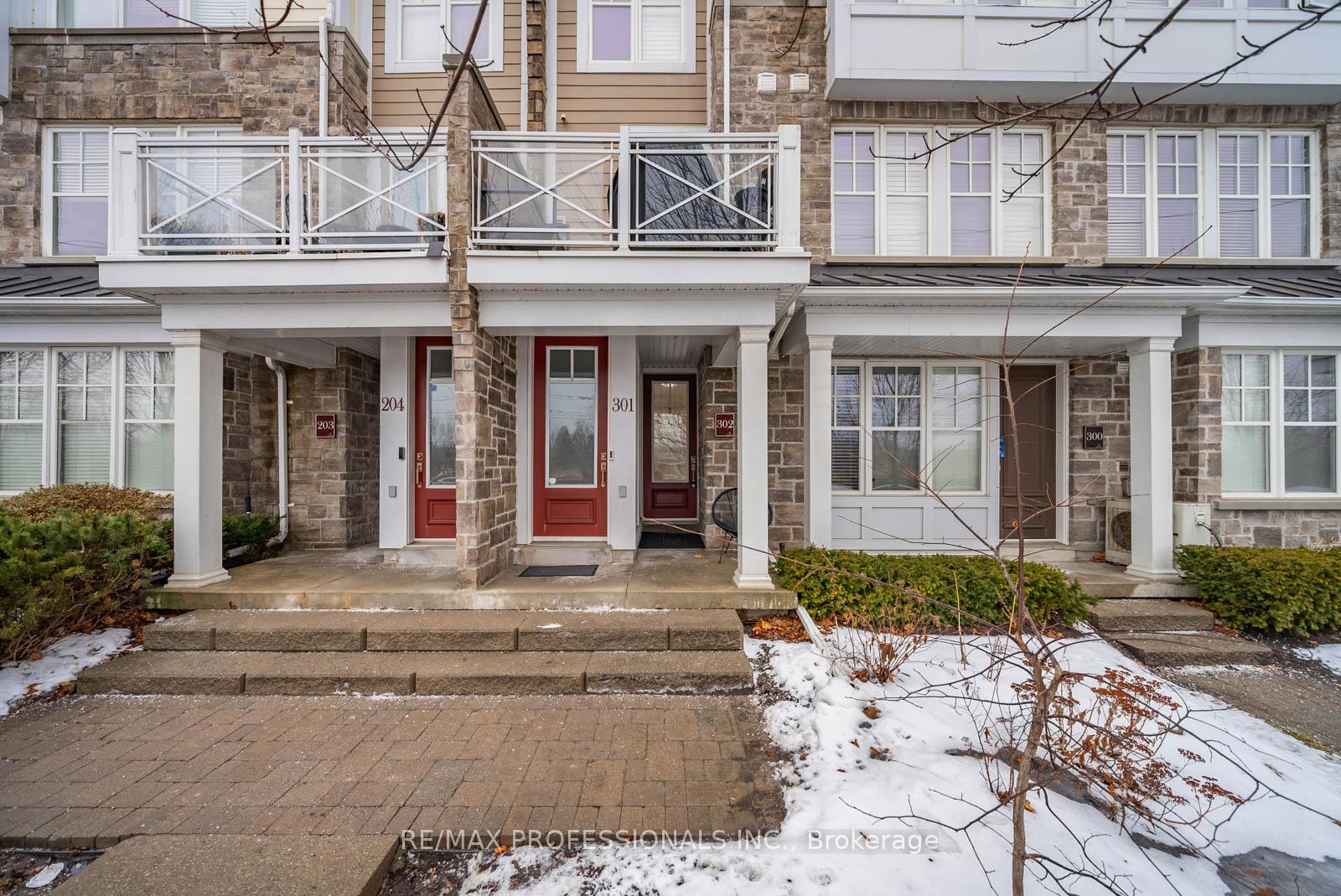 2 Bedrooms Condo at 1437 Lakeshore,  Mississauga For sale