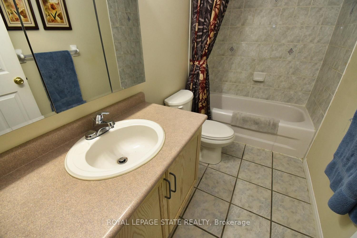 3 Bedrooms Condo at 565 Rymal, Hamilton For sale