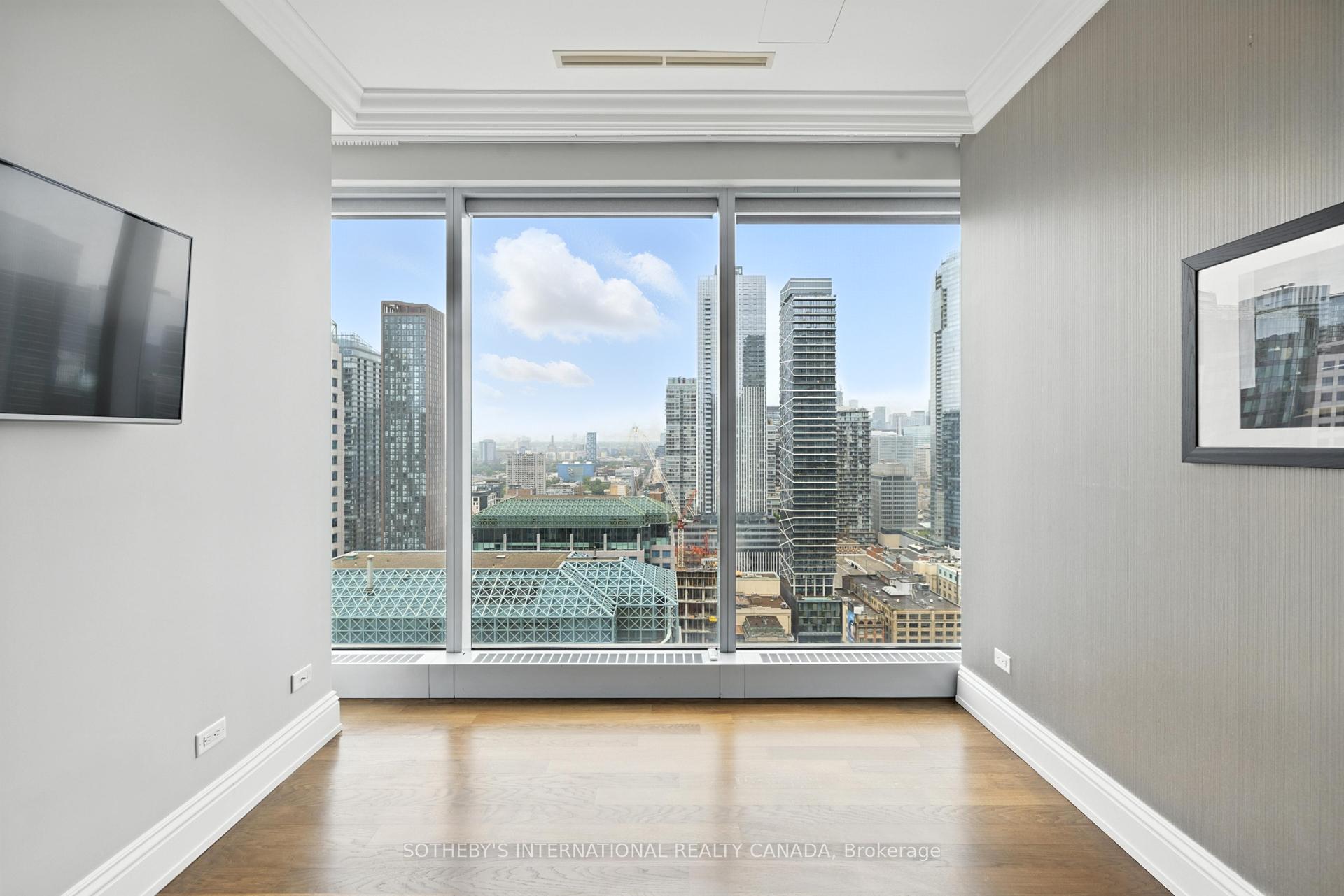 2 Bedrooms Condo at 183 Wellington, Toronto For sale