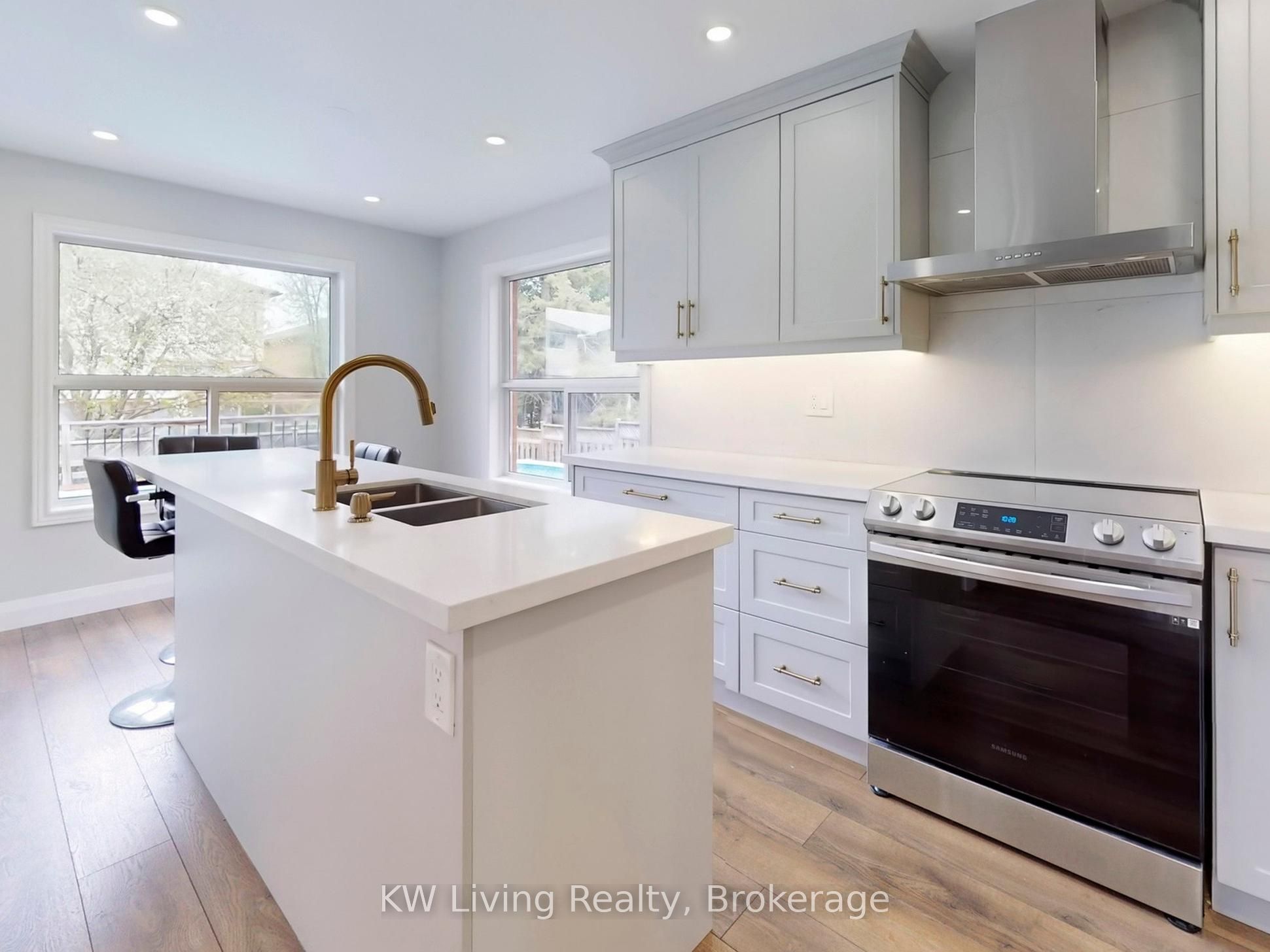 18 Amberview Drive