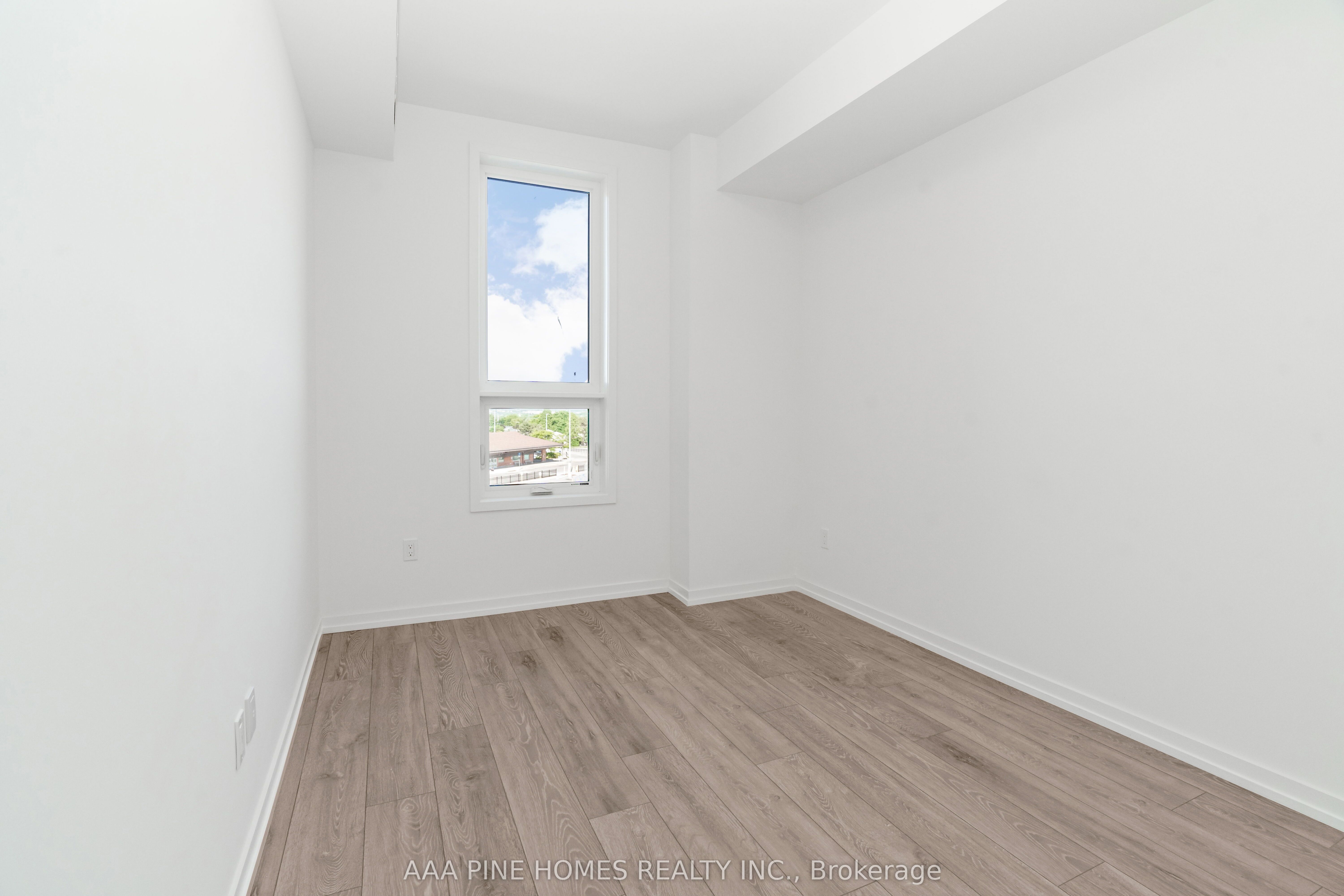 20 Lytham Green Circle, ##4