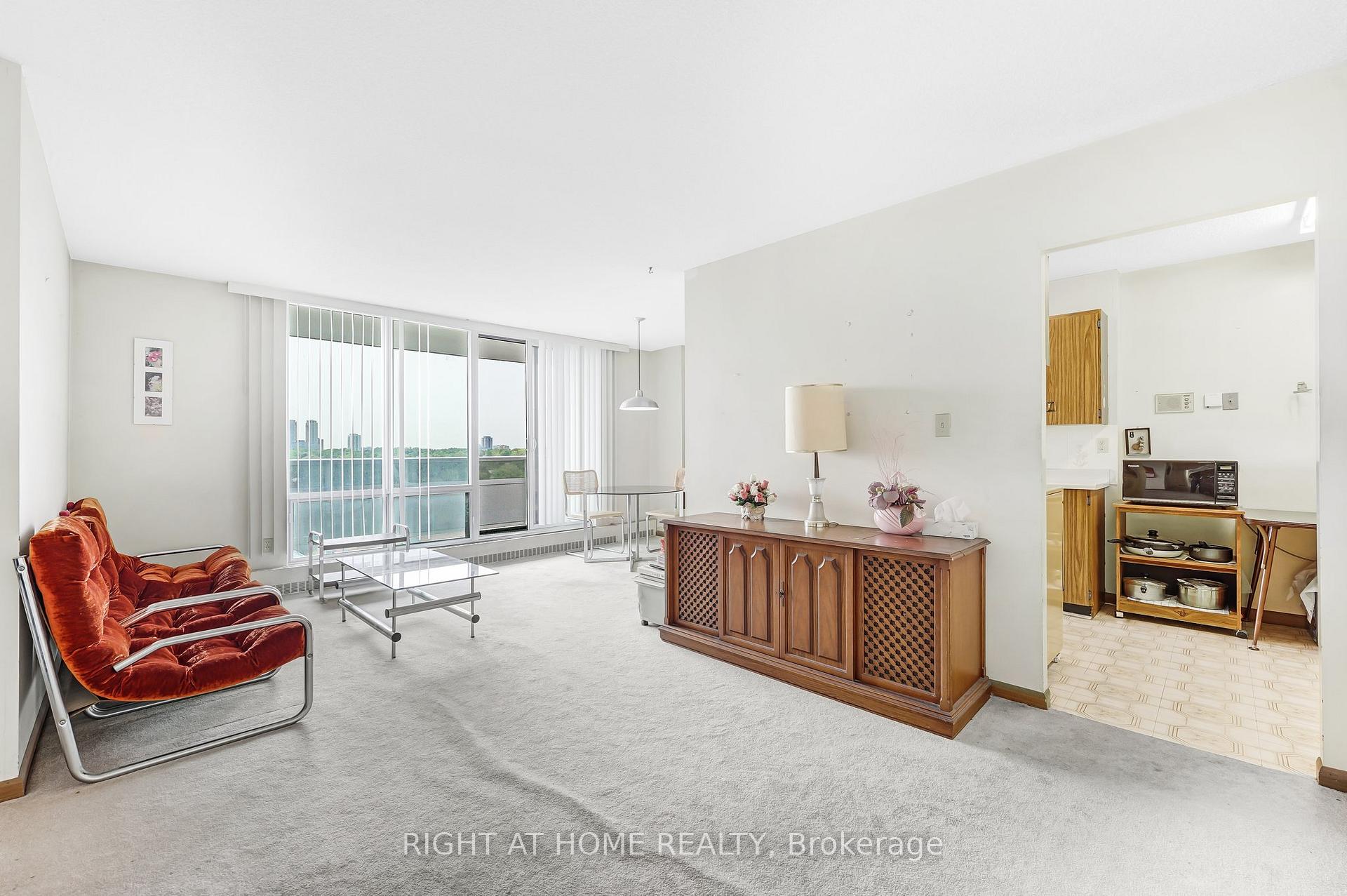 2 Bedrooms Condo at 1250 Bridletowne, Toronto For sale
