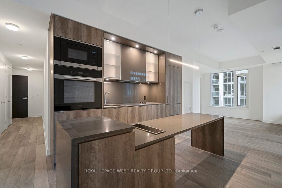 11 Yorkville