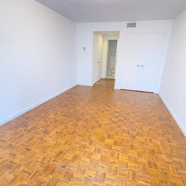 2 Bedrooms Condo at 349 St Clair, Toronto For sale
