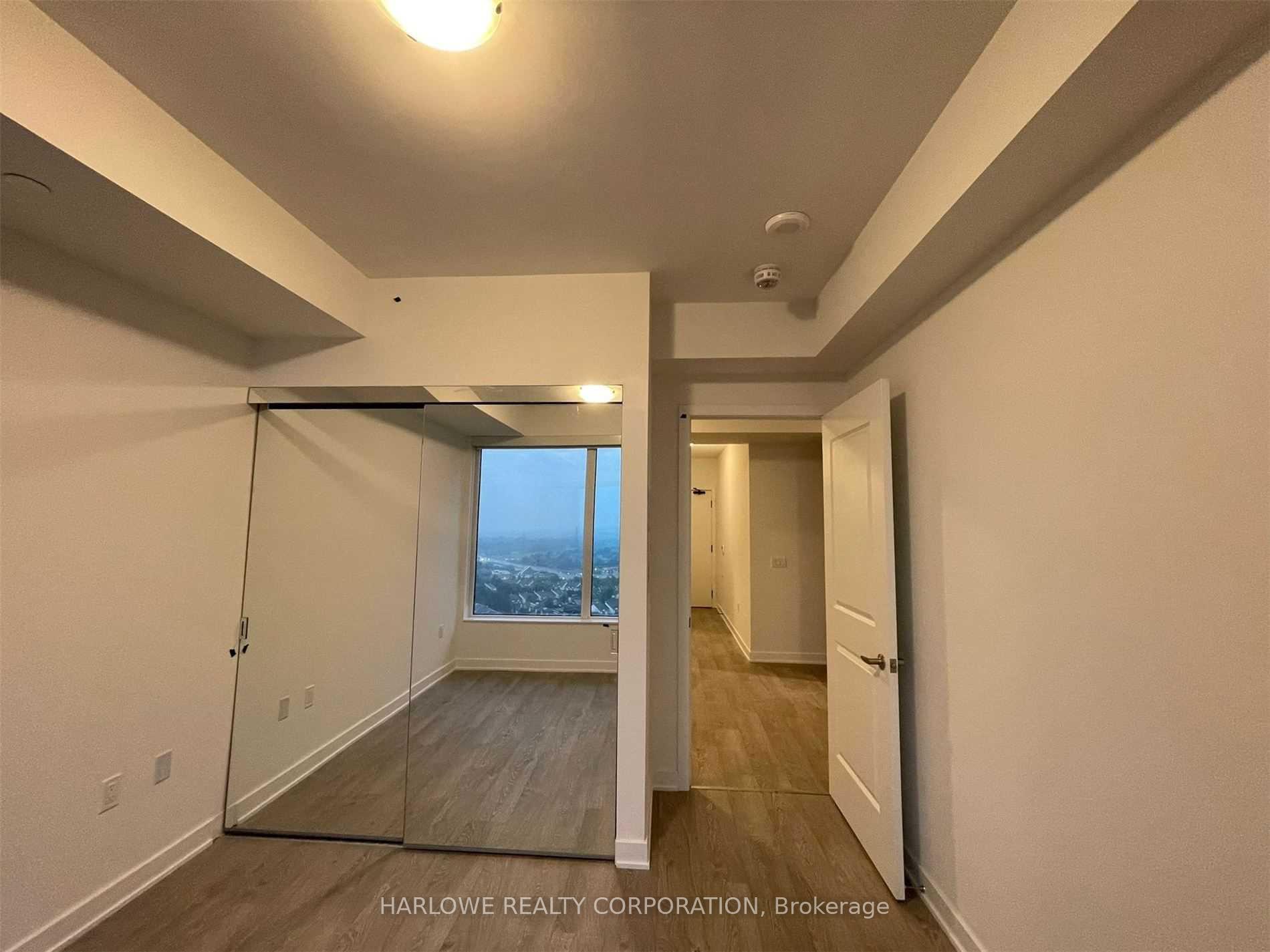 #1804 – 4655 Metcalfe Avenue, Mississauga, ON L5M 0Z7
