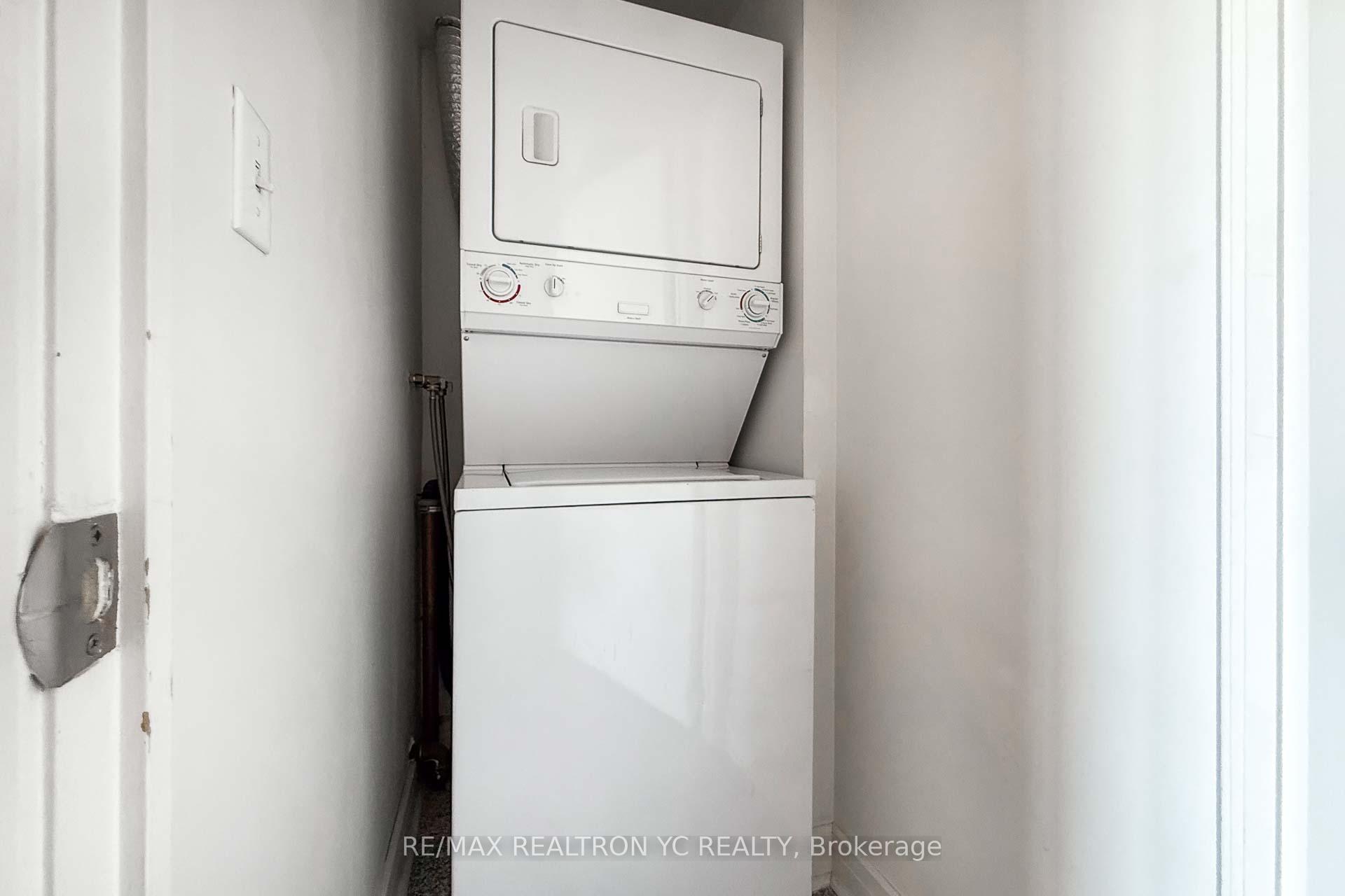 1 Bedroom Condo at 18 Harrison Garden, Toronto For sale