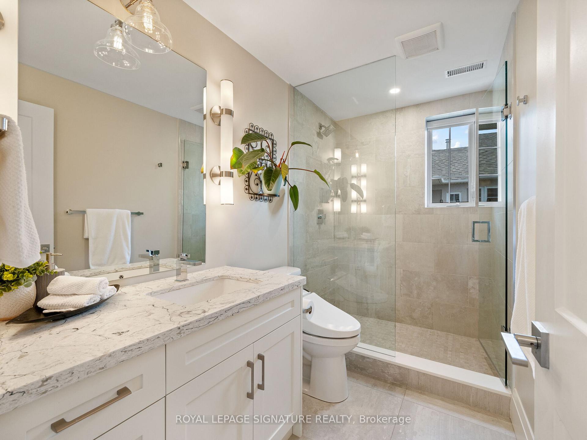 3 Bedrooms Condo at 484 Millen,  Hamilton For sale