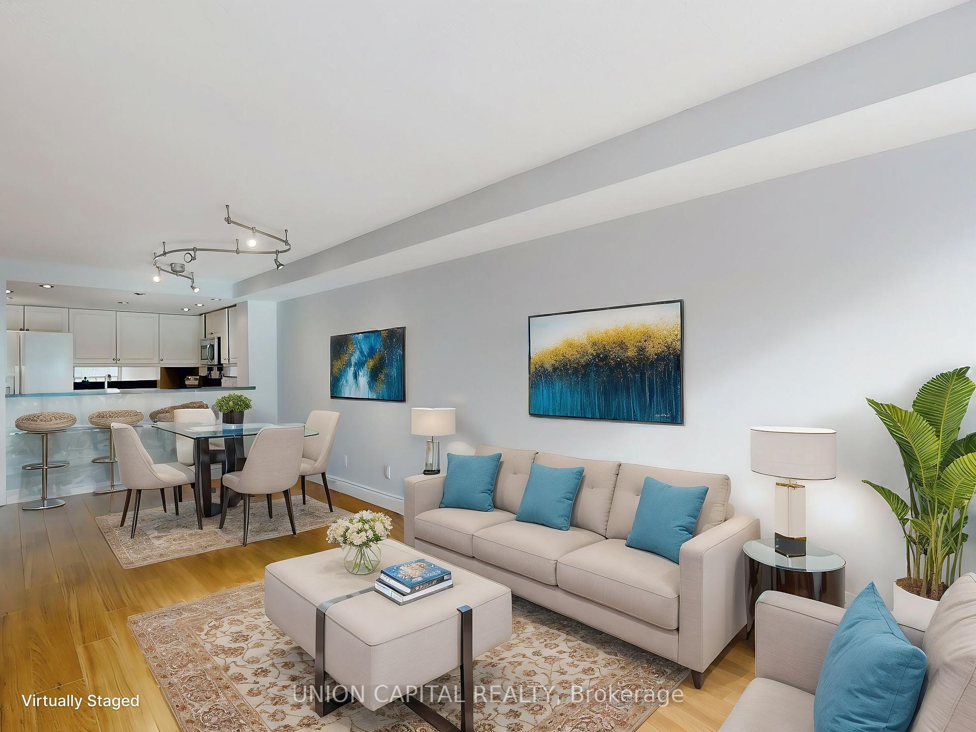 3 Bedrooms Condo at 28 Hollywood, Toronto For sale