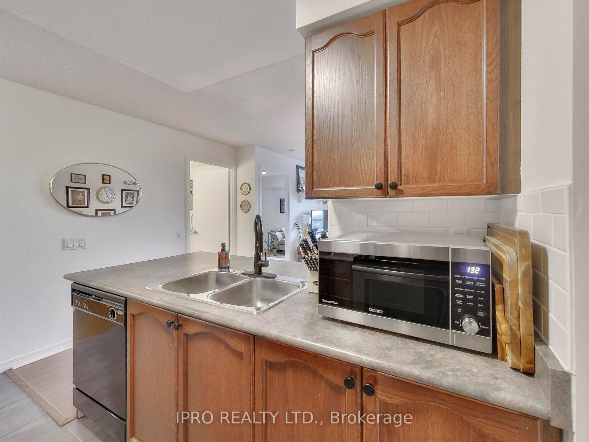 3 Bedrooms Condo at 60 Heintzman, Toronto For sale
