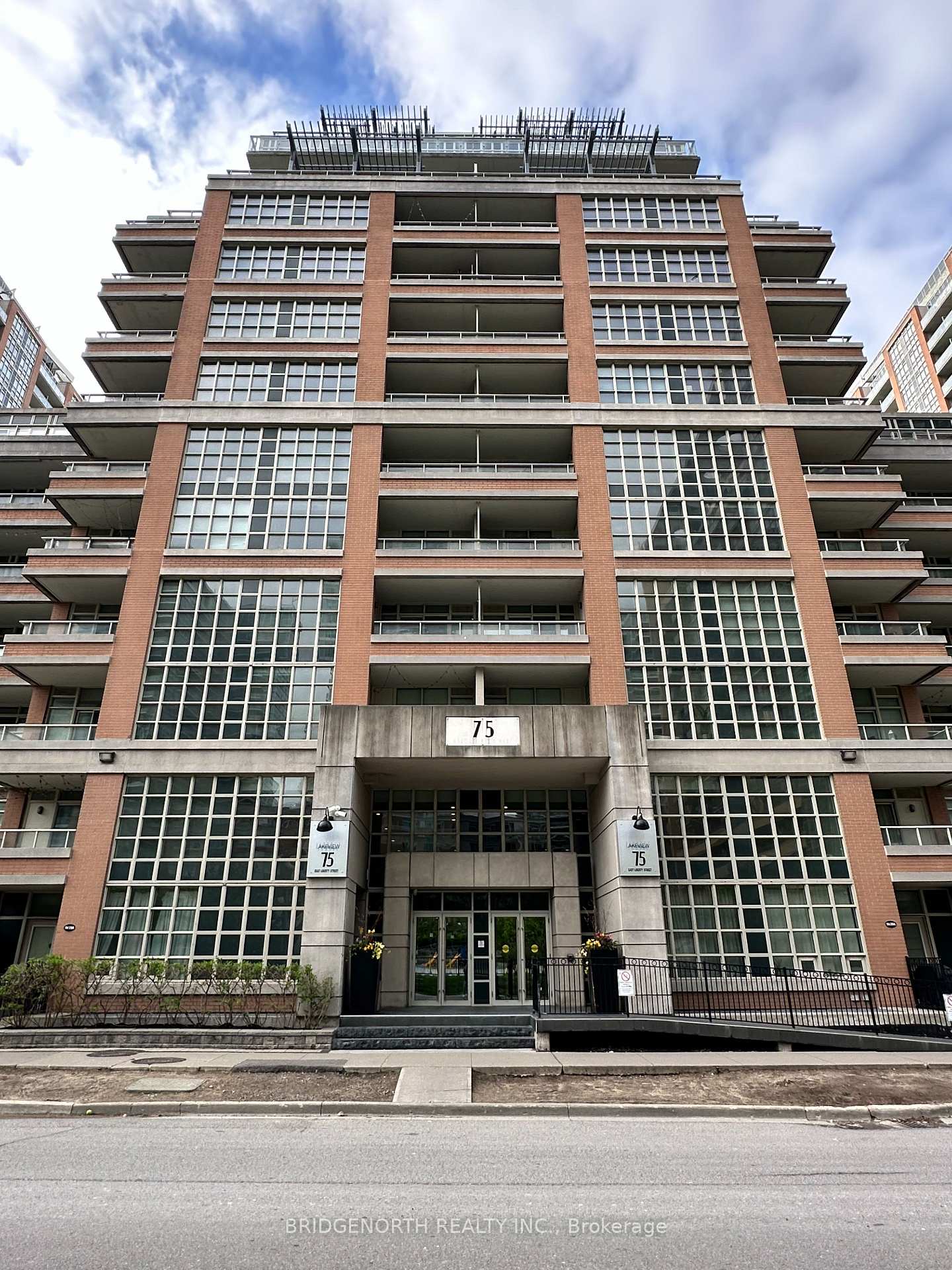 2 Bedrooms Condo at 75 East Liberty, Toronto For sale