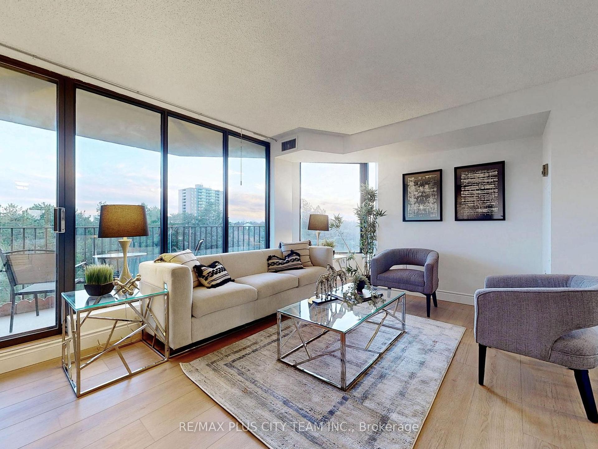 3 Bedrooms Condo at 6500 Montevideo,  Mississauga For sale