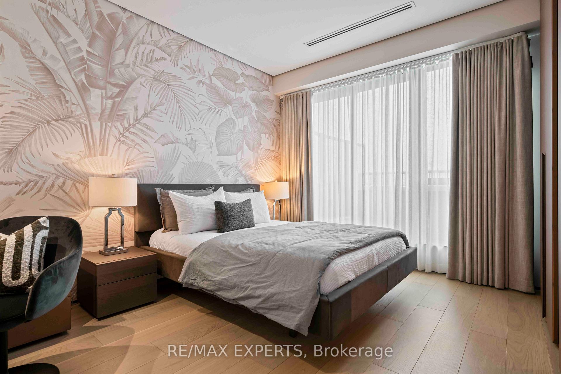 4 Bedrooms Condo at 1700 Avenue, Toronto For sale