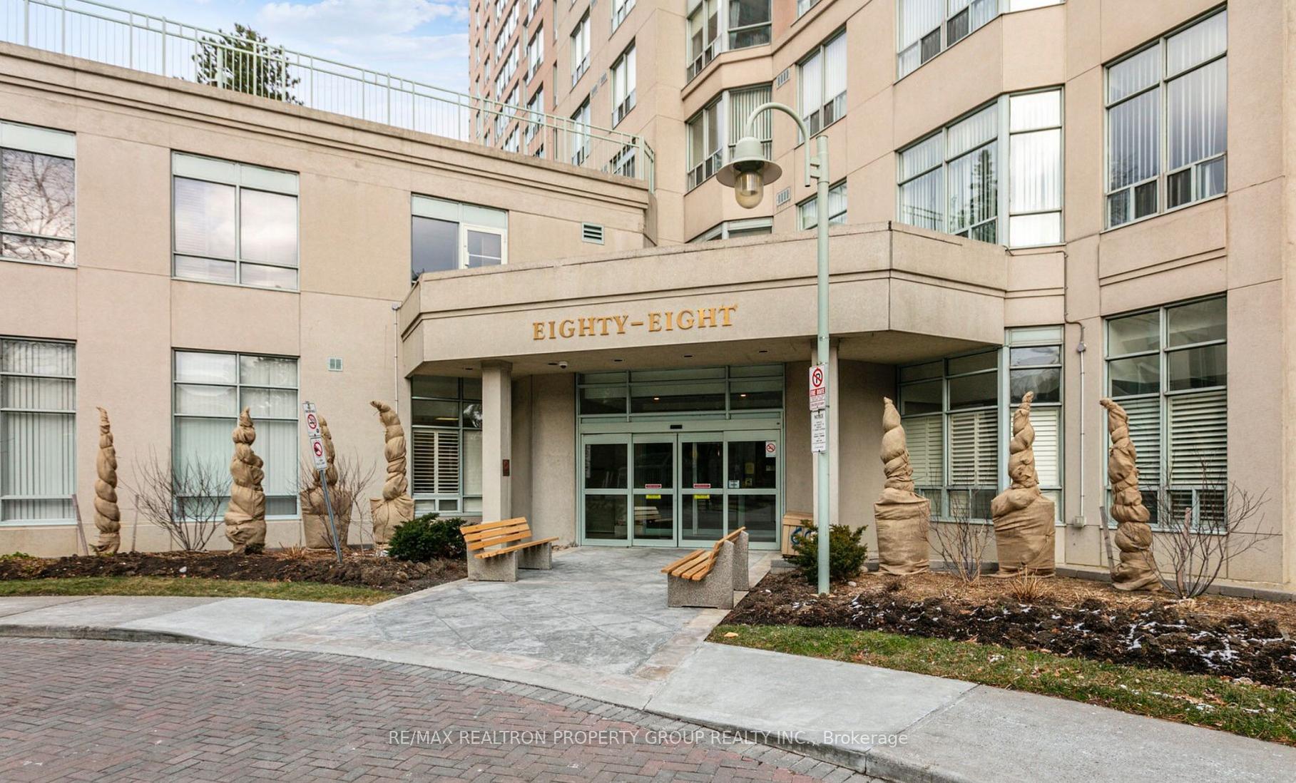 2 Bedrooms Condo at 88 Corporate, Toronto For sale