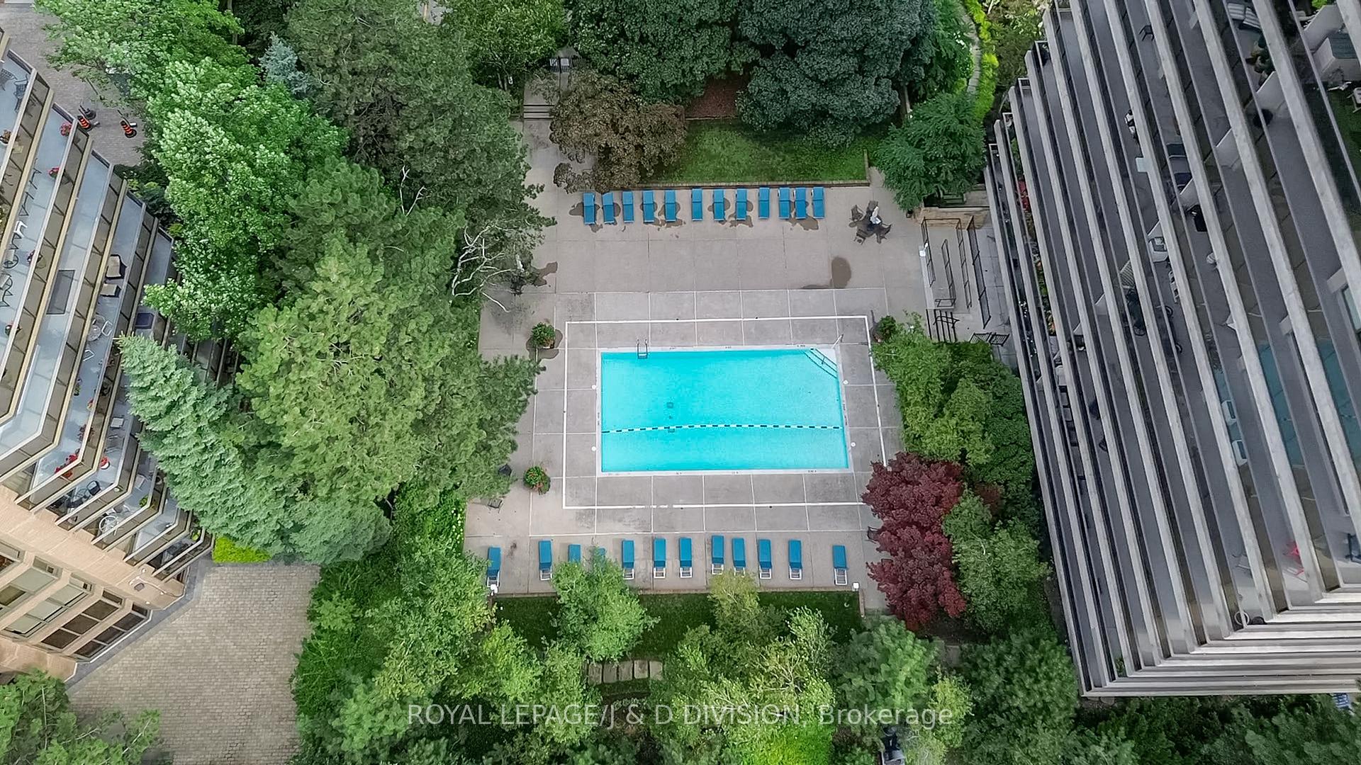 1 Bedroom Co-op at 20 Avoca, Toronto For sale