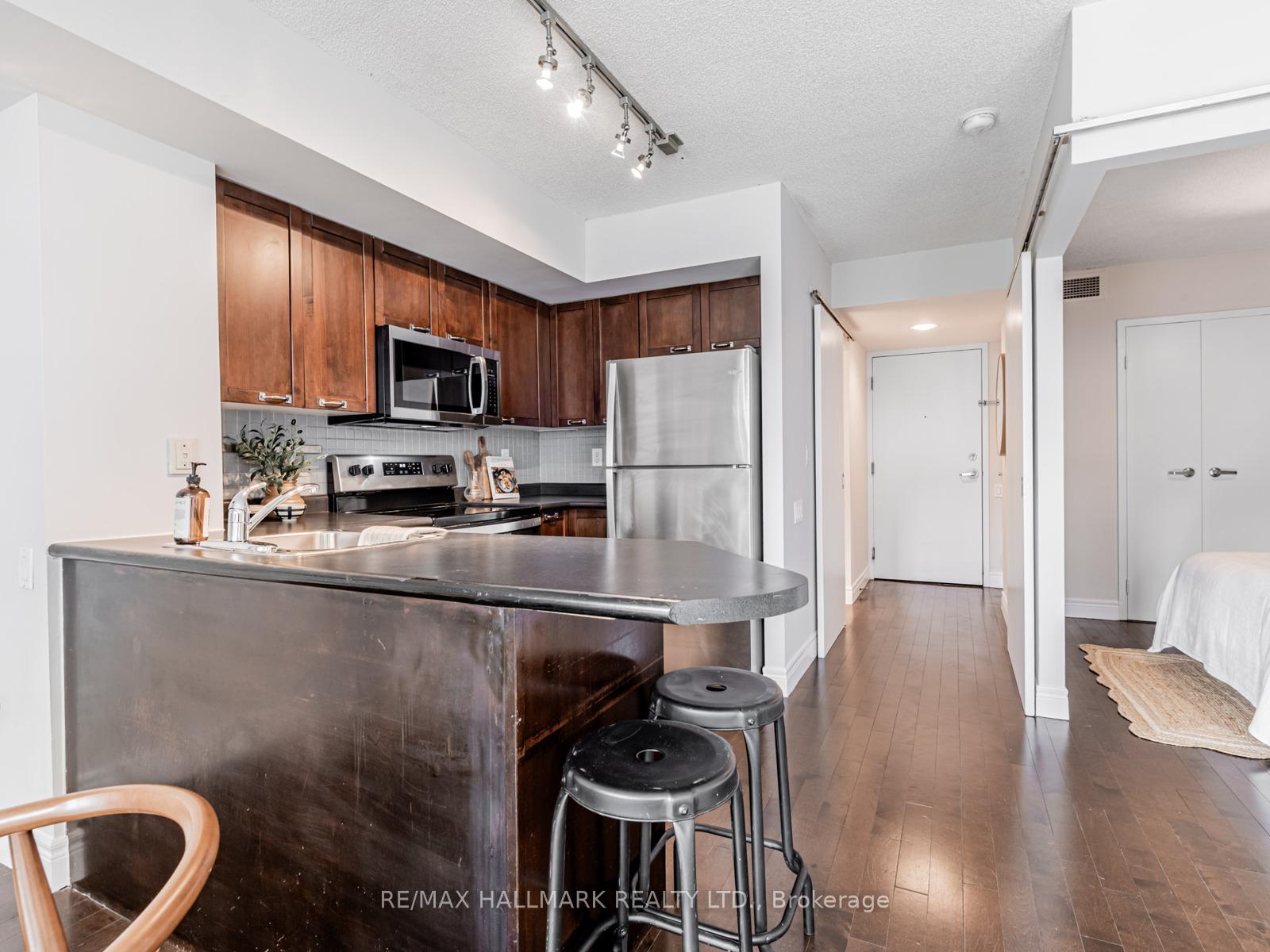 1 Bedroom Condo at 75 Dalhousie, Toronto For sale
