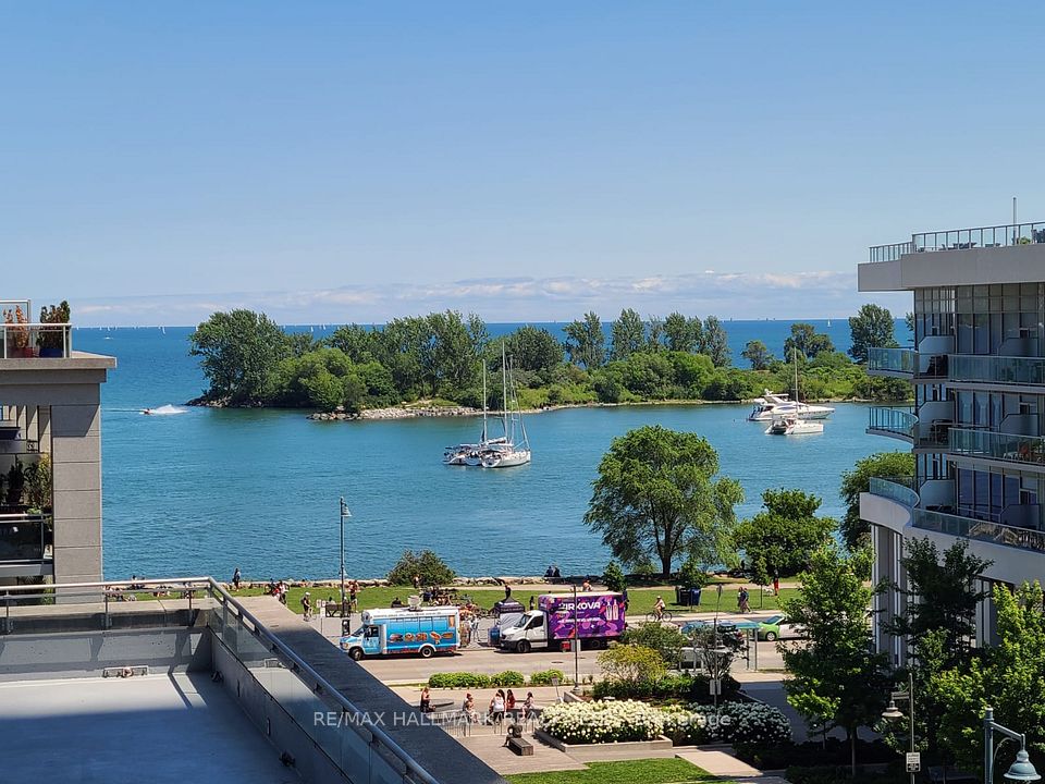 2121 Lake Shore
