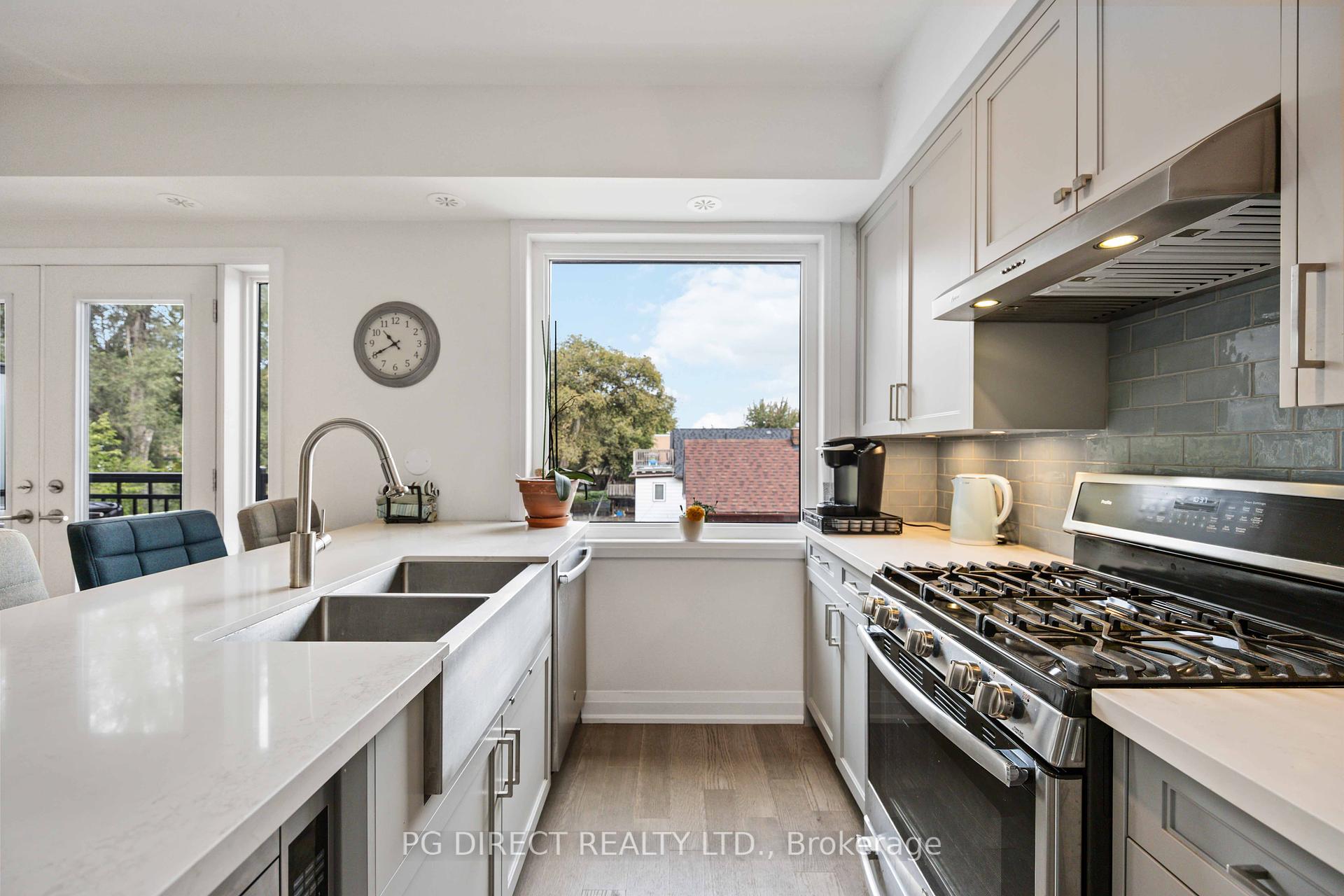 3 Bedrooms Condo at 100 Coxwell,  Toronto For sale