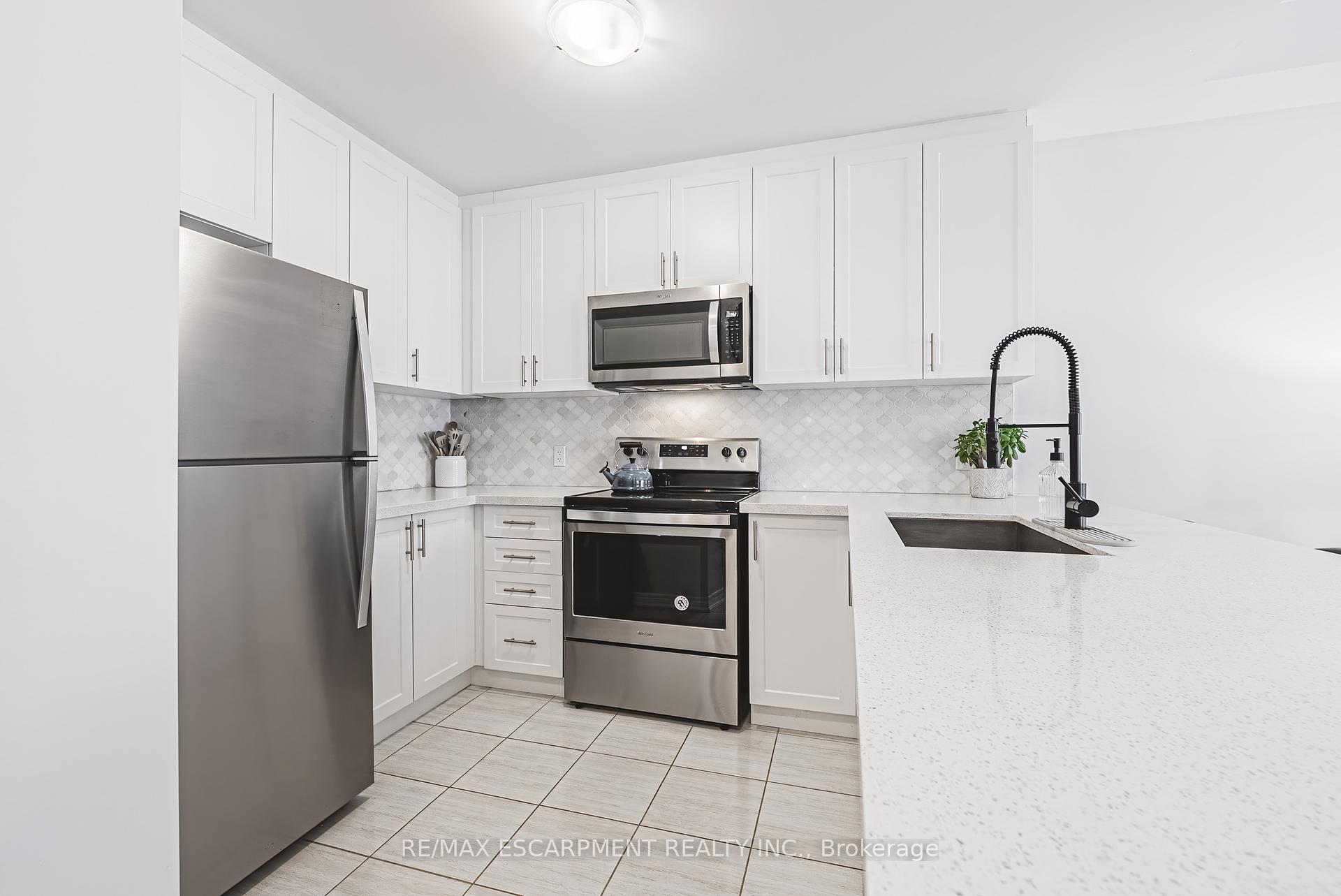 2 Bedrooms Condo at 18 Ridgeside,  Hamilton For sale