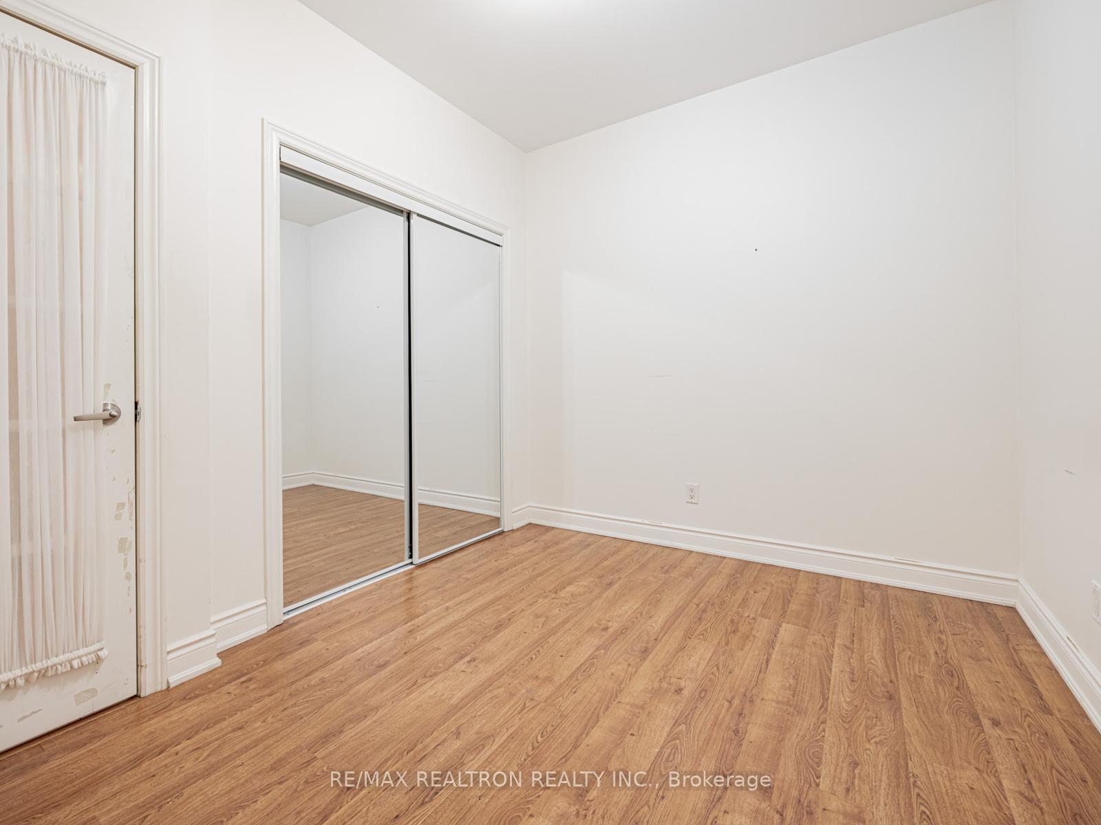2 Bedrooms Condo at 9901 Keele, Vaughan For sale